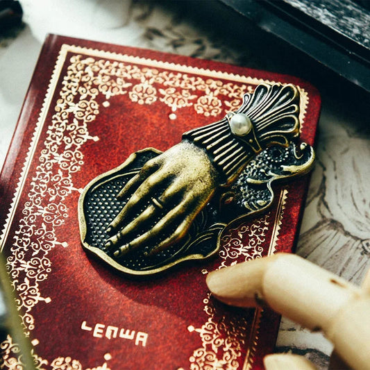 Elegant Antique Style Hand Clip - High-Quality Craftsmanship