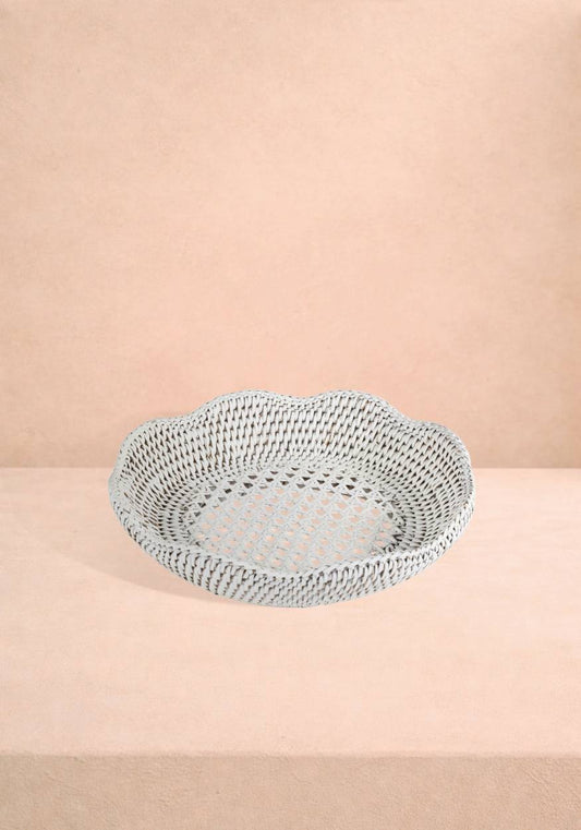 Saratoga Round Rattan Scalloped Tray - White