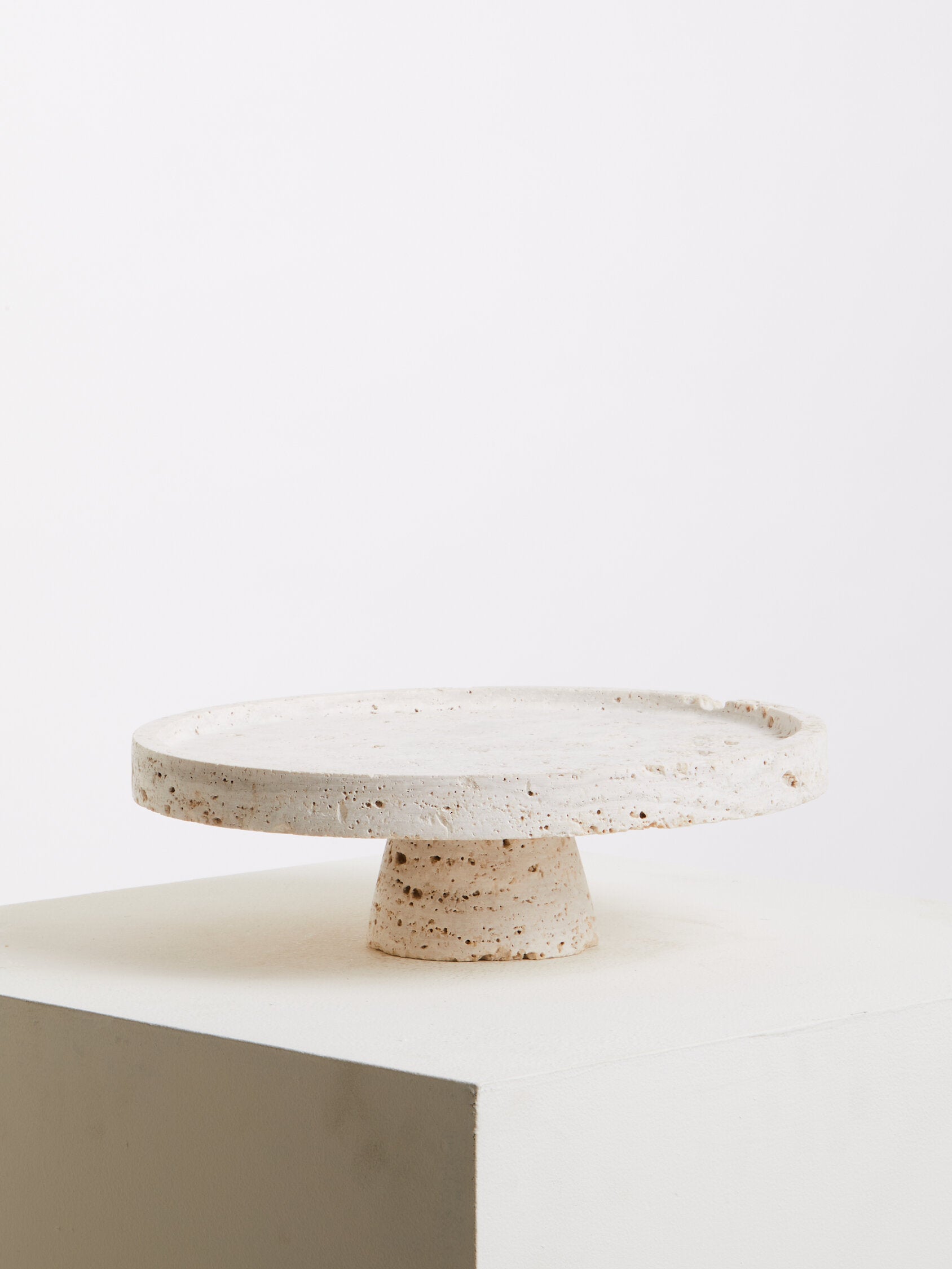 Tibor Travertine Riser
