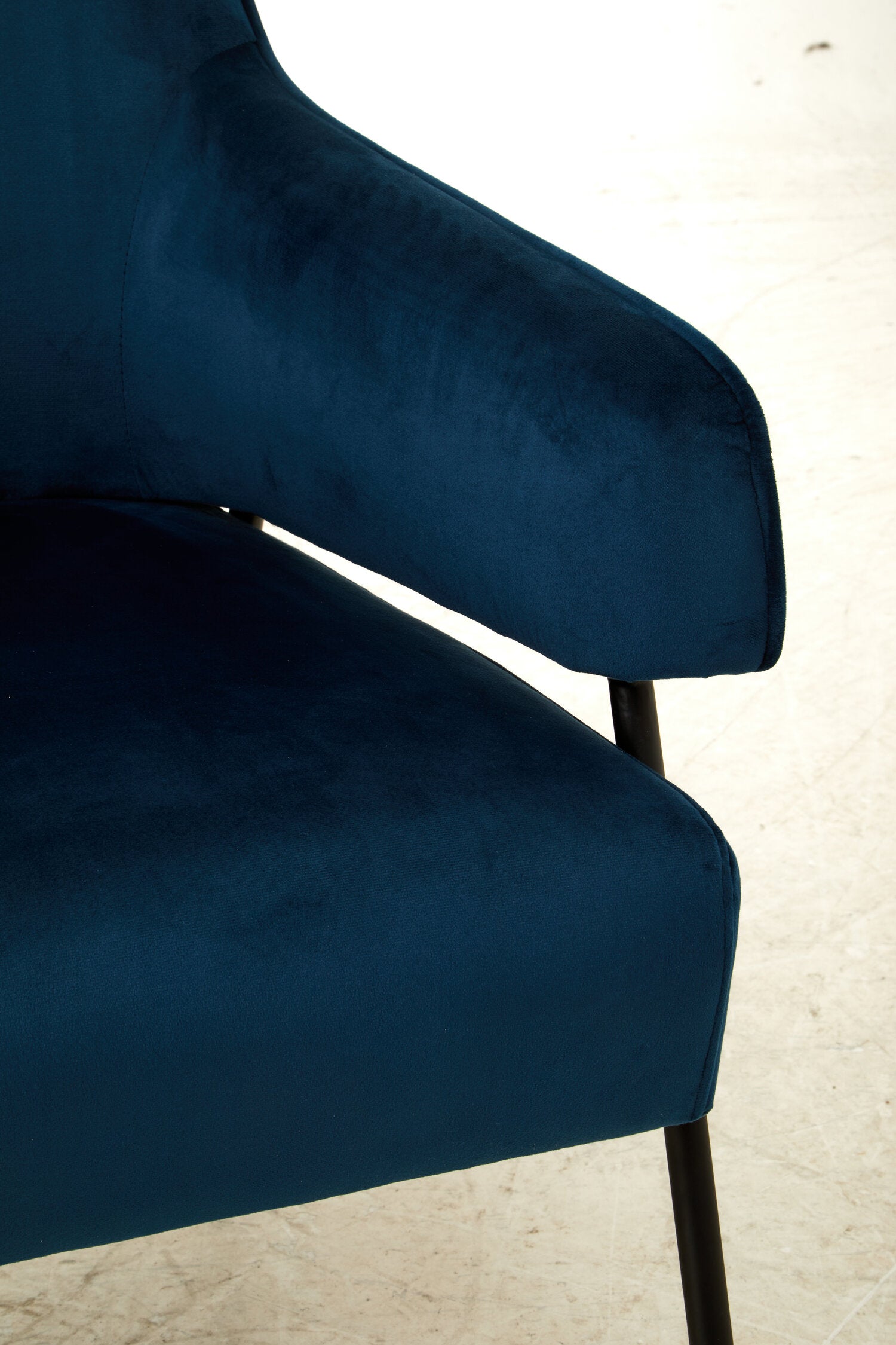Henia Blue Velvet Chair