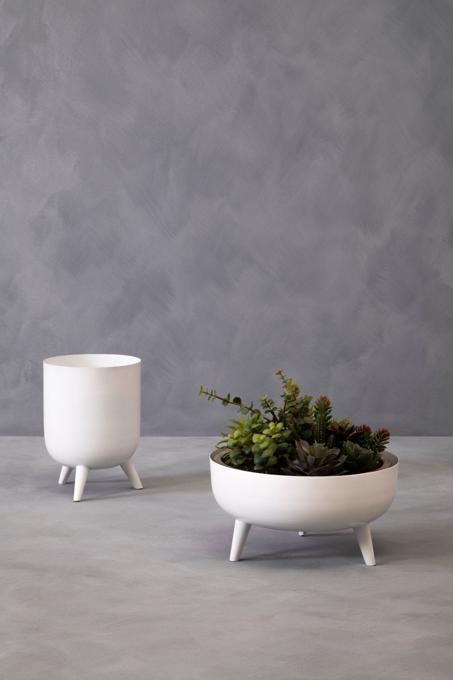 Alina White Footed Planter