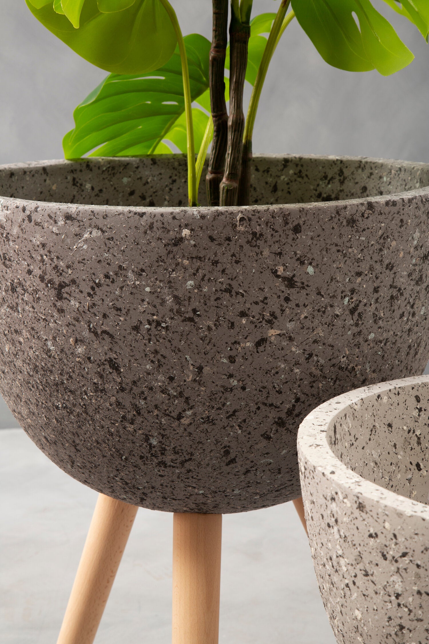 Darnell Large Grey Speckled Planter