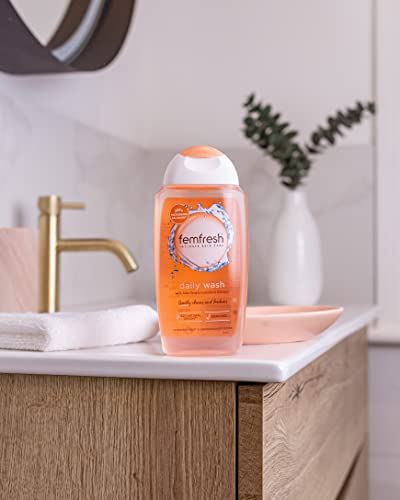Femfresh Everyday Care Daily Intimate Vaginal Wash - Feminine Hygiene Shower & Bath Gel Cleanser - pH Balanced, Soap Free Gel Formula with Natural Aloe Vera & Calendula - 250 ml (Pack of 1)