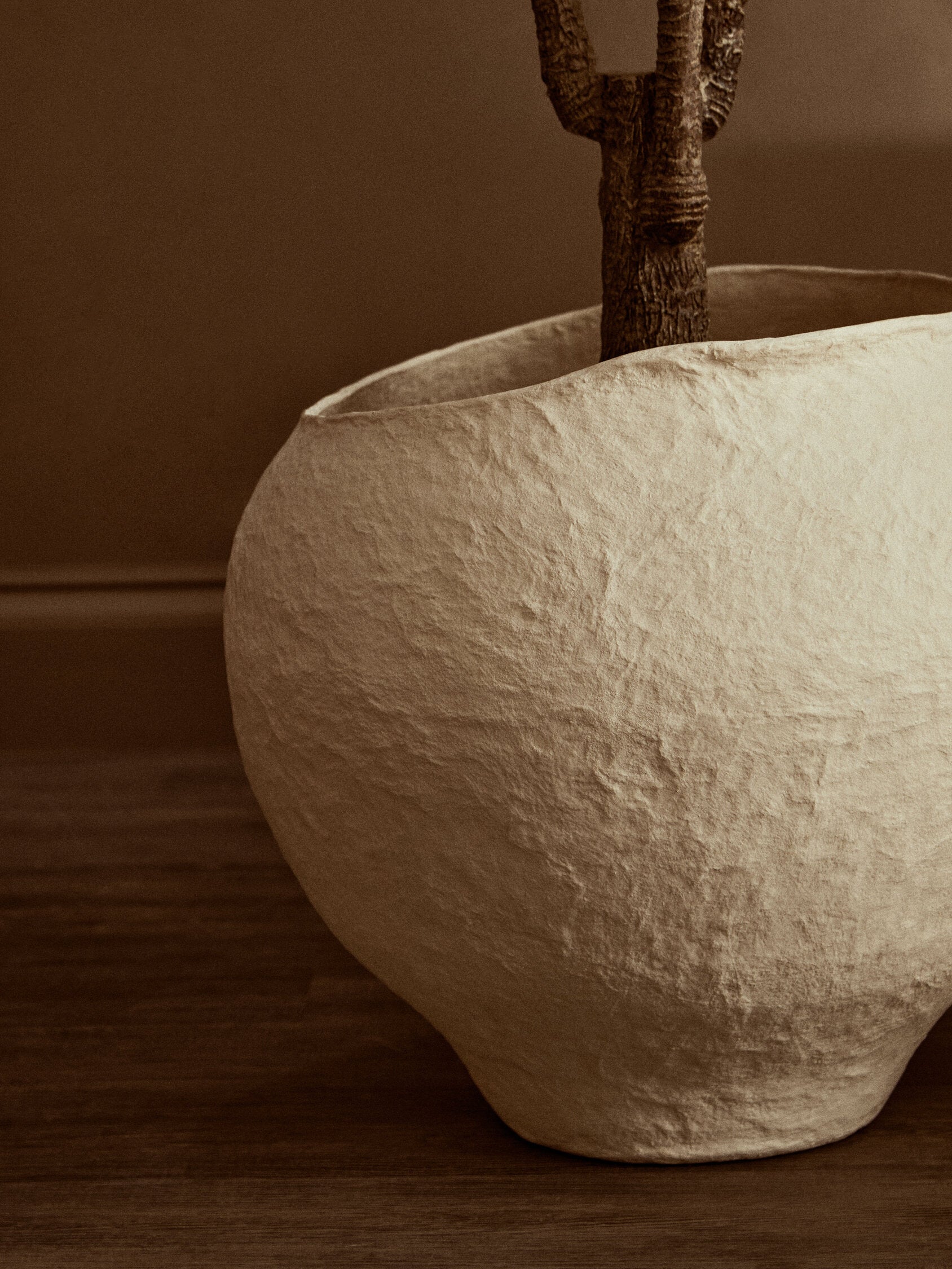 Sanai Cotton Mache Large Beige Planter