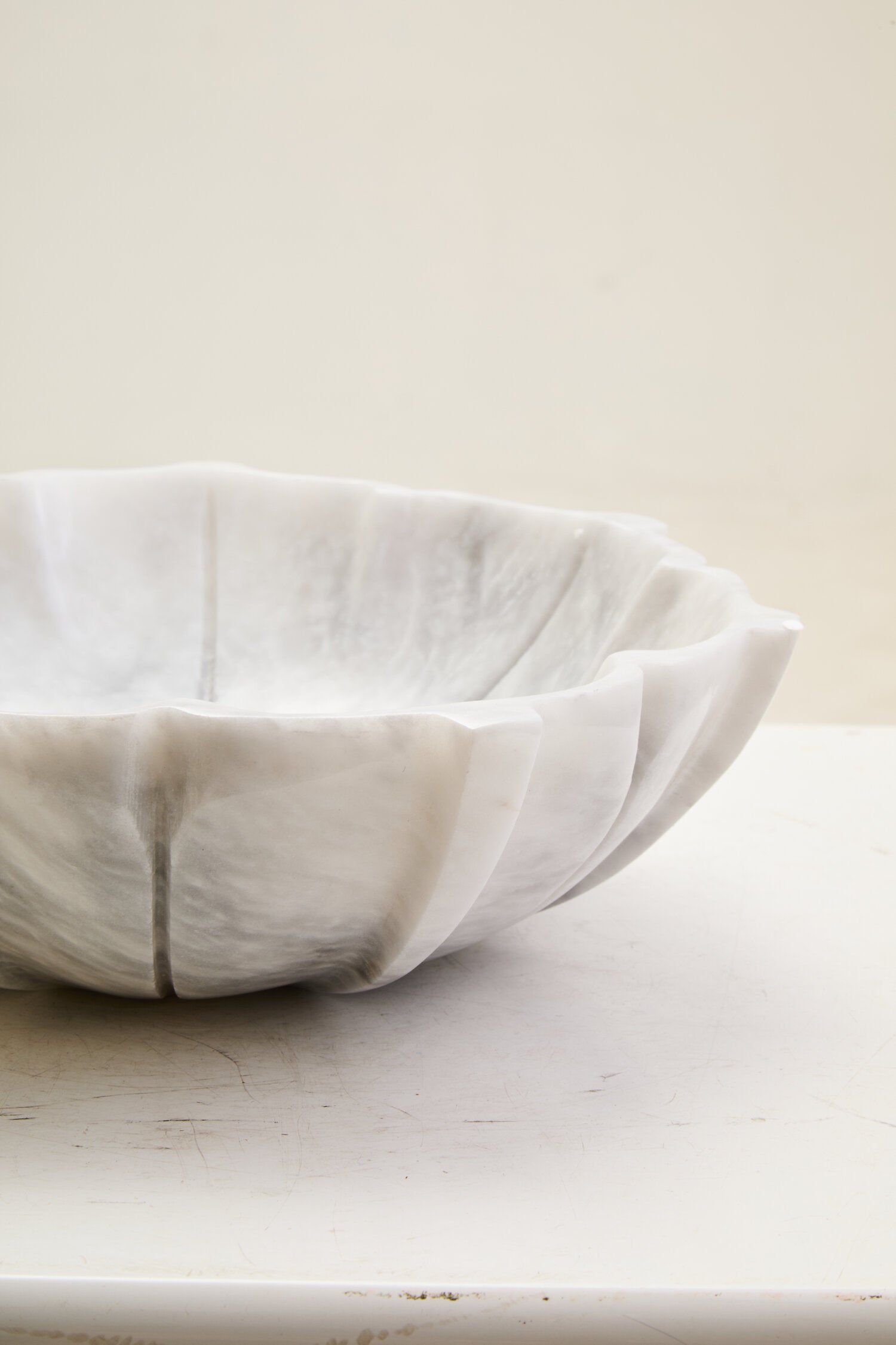 Zoro Medium White Marble Lotus Bowl