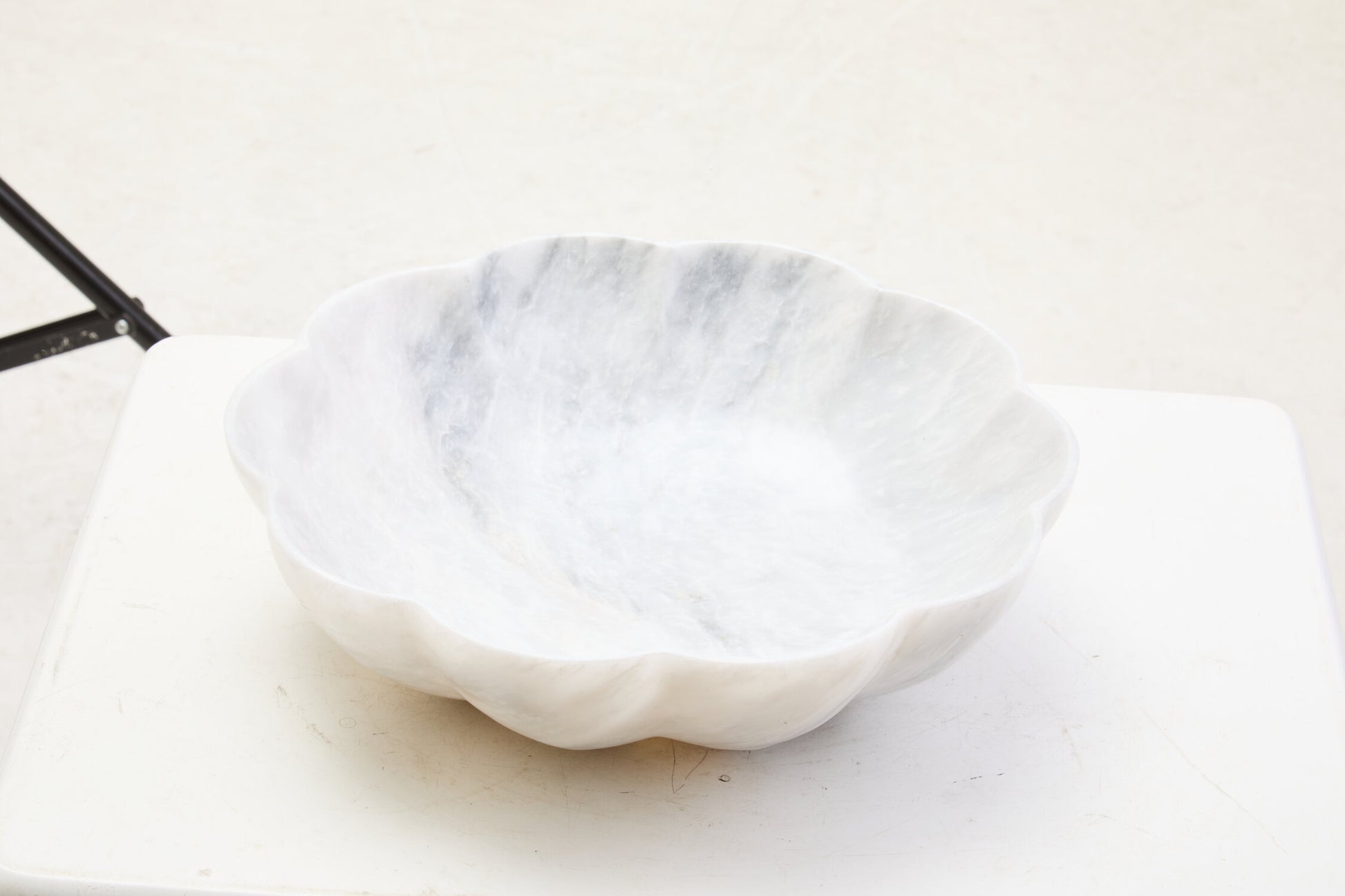 Zoro Large White Marble Scalloped Bowl