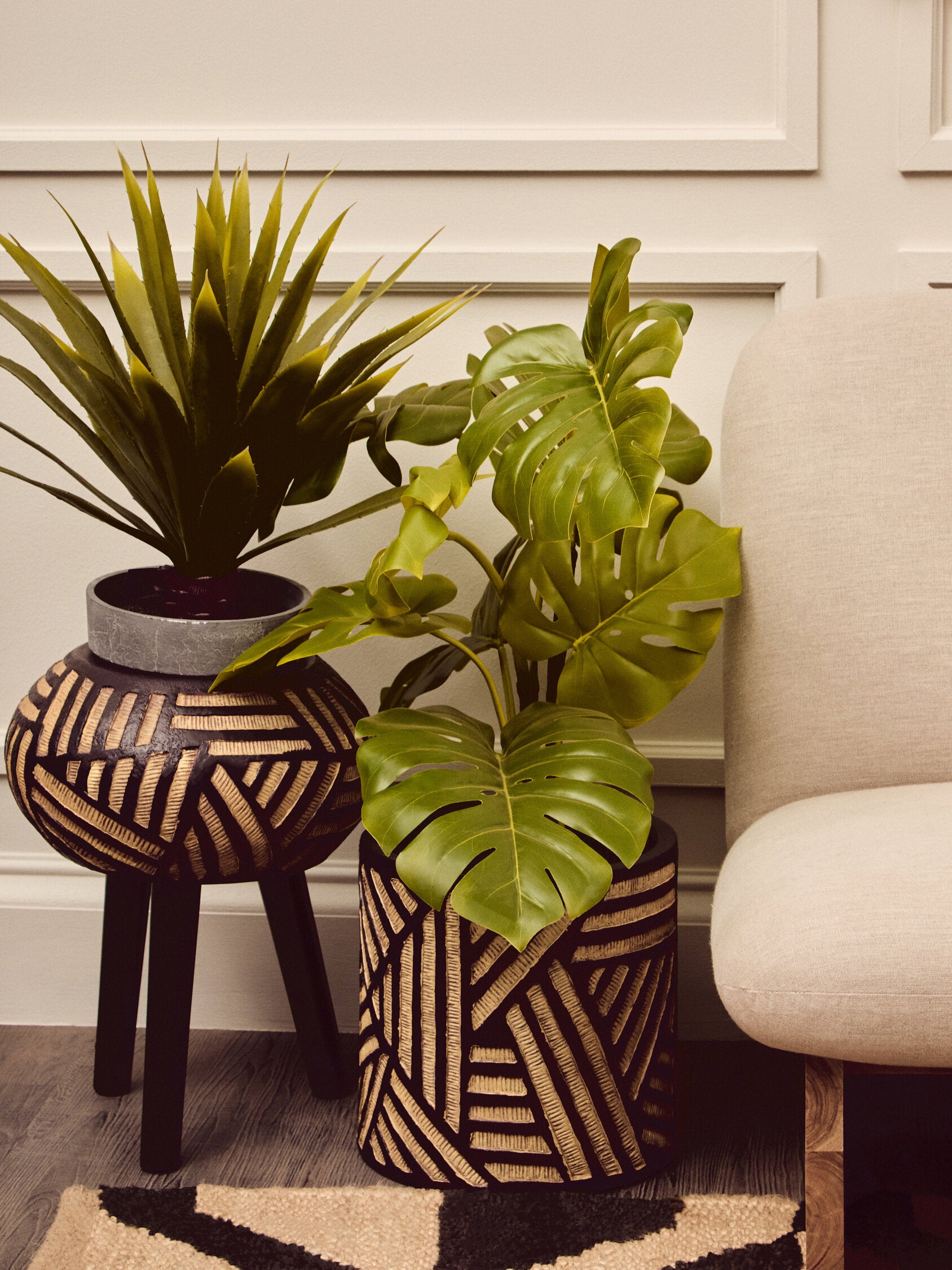 Darnell Natural And Black Tapered Planter