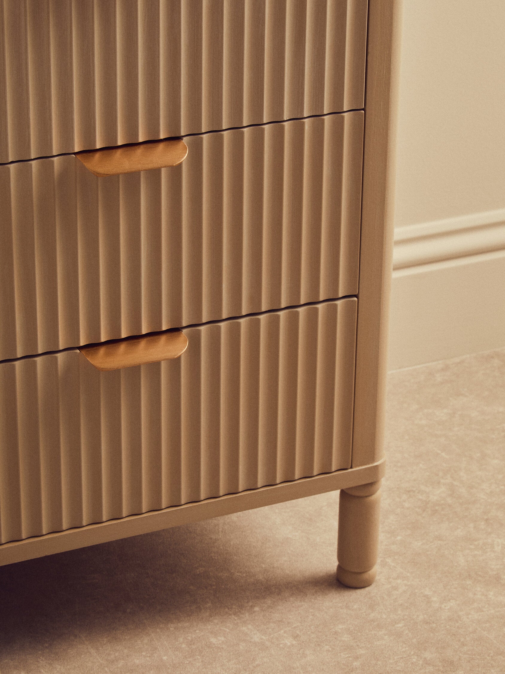 Heritage Reed Detail Taupe Three Drawer Wooden Chest