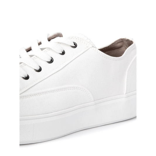 Nesta Trainers White
