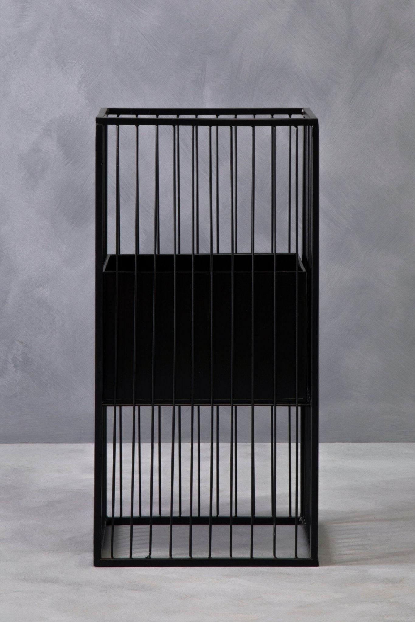 Alden Black Floor Standing Planter | Luxury Home Accessories | Heulog Glow