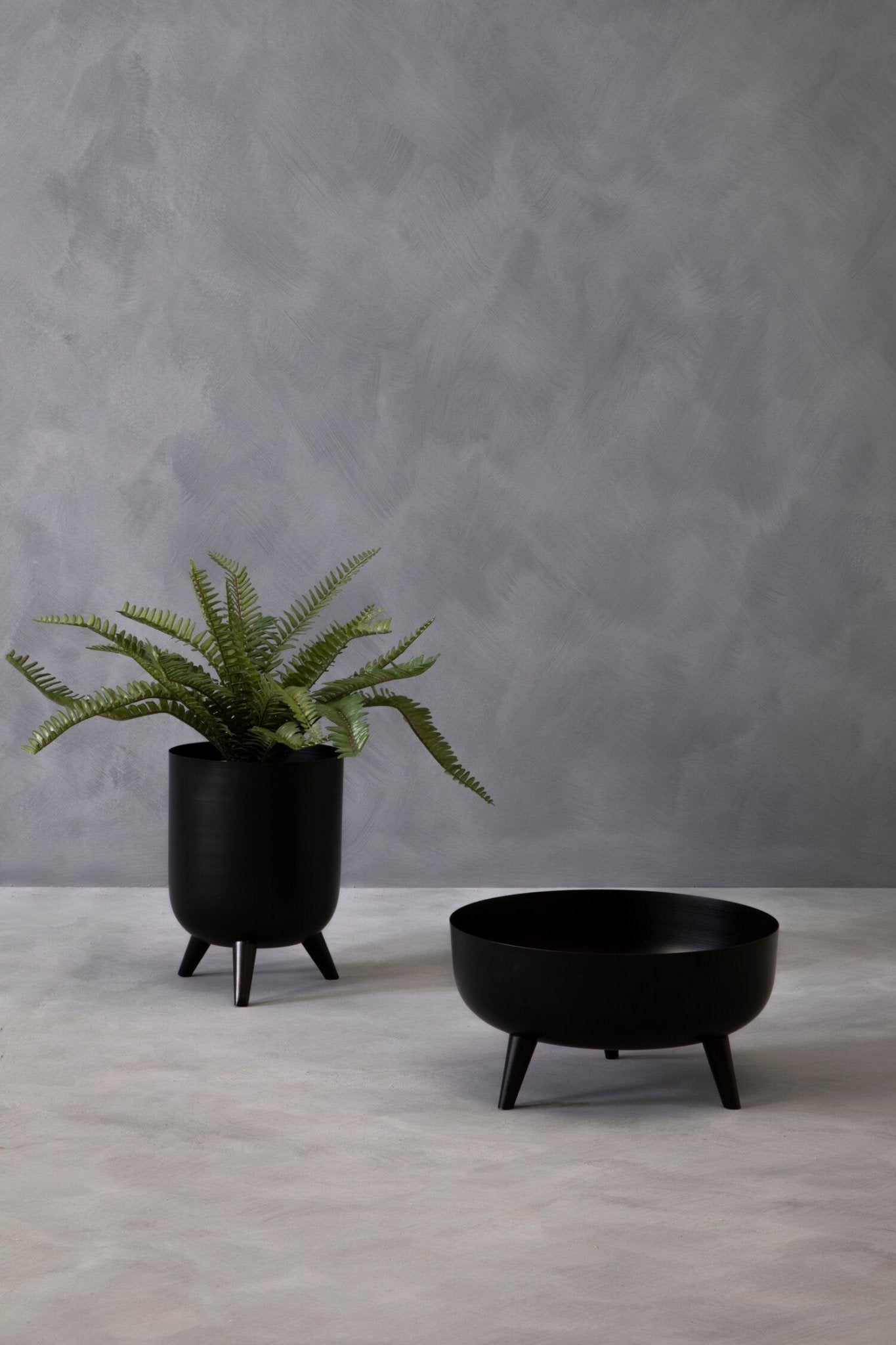 Alina Black Footed Planter | Luxury Home Accessories | Heulog Glow