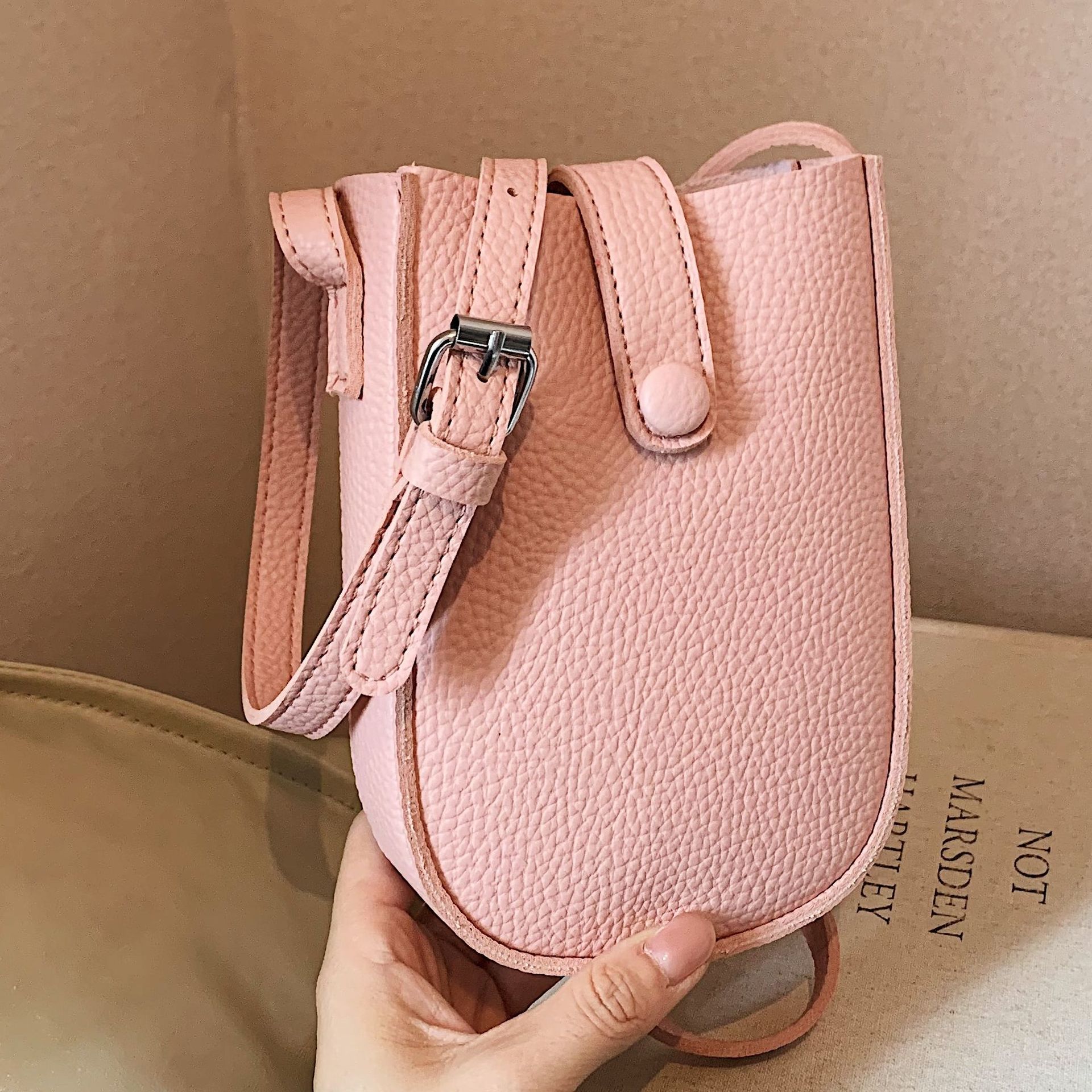 All-matching And Lightweight Soft Leather Mobile Phone Shoulder Messenger Bag | Luxury Home Accessories | Heulog Glow
