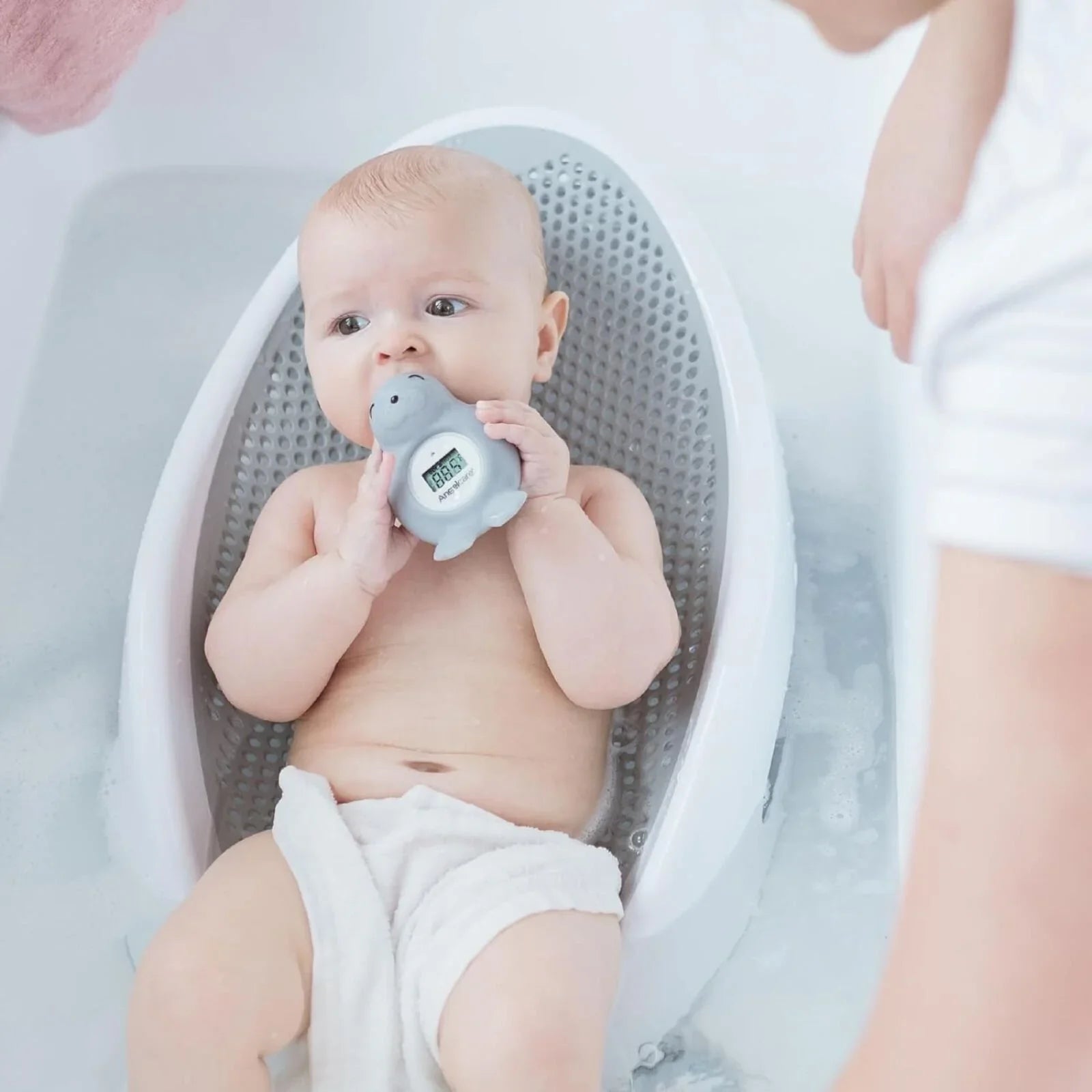 Angelcare Baby Bath & Room Thermometer | Luxury Home Accessories | Heulog Glow