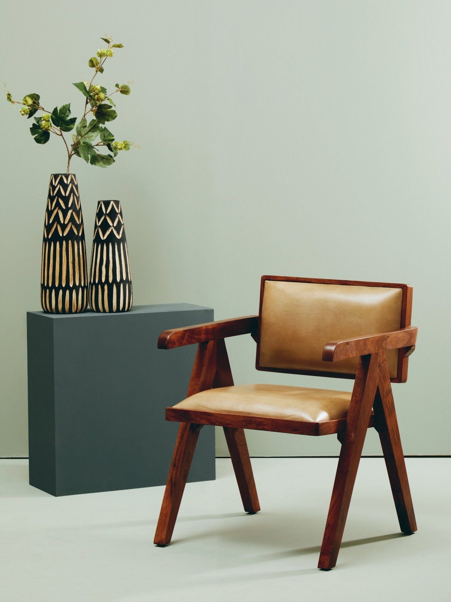 Arlo Large Wooden Engraved Vase in Black and Natural | Luxury Home Accessories | Heulog Glow