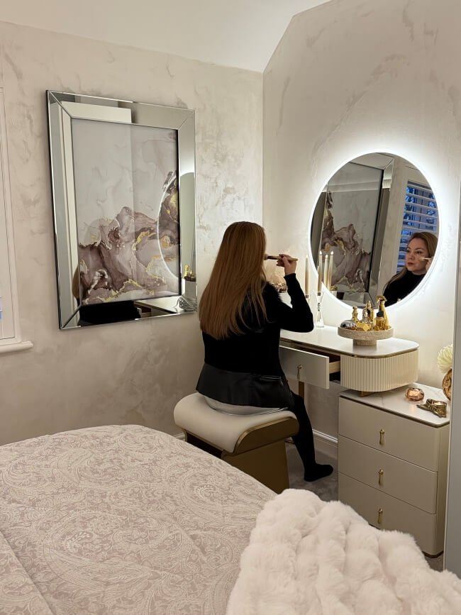 Ava Round Wall Mounted Mirror 80cm | Luxury Home Accessories | Heulog Glow