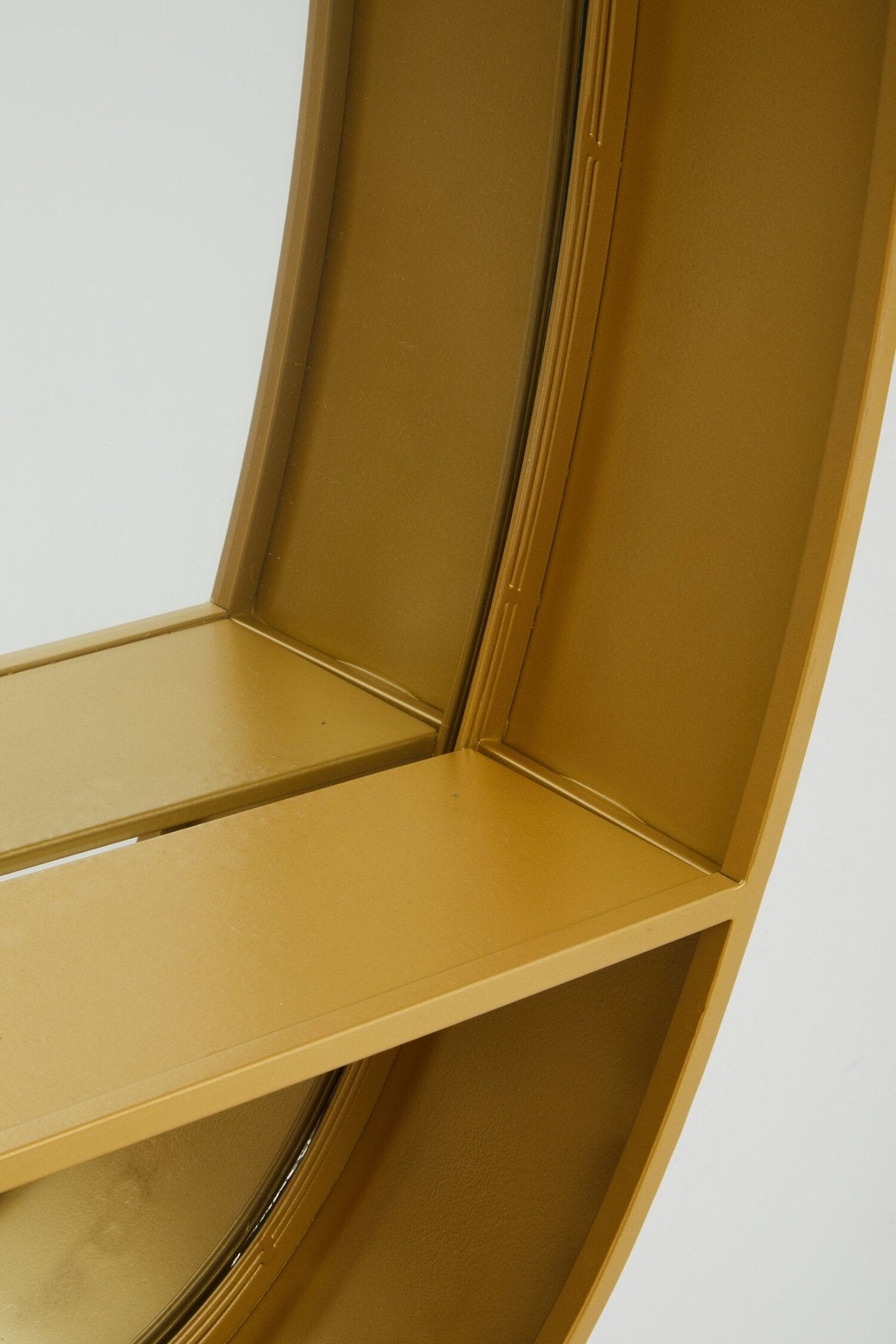 Avento Gold Oval Wall Mirror | Luxury Home Accessories | Heulog Glow