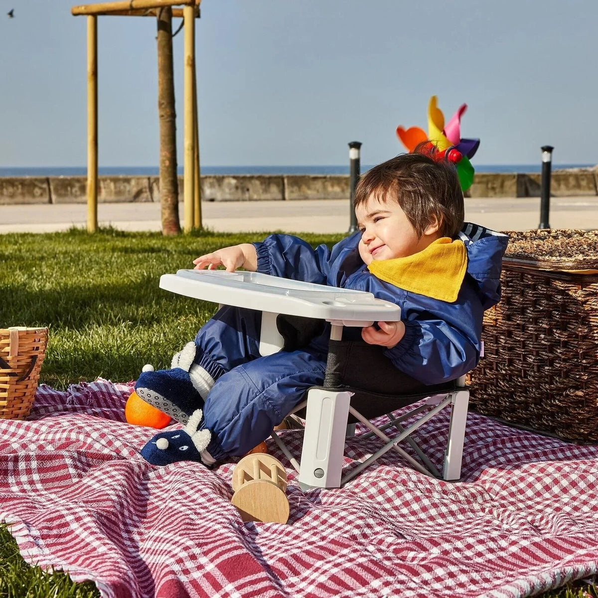 baby plus Picnic Booster Highchair - Dark Grey | Luxury Home Accessories | Heulog Glow