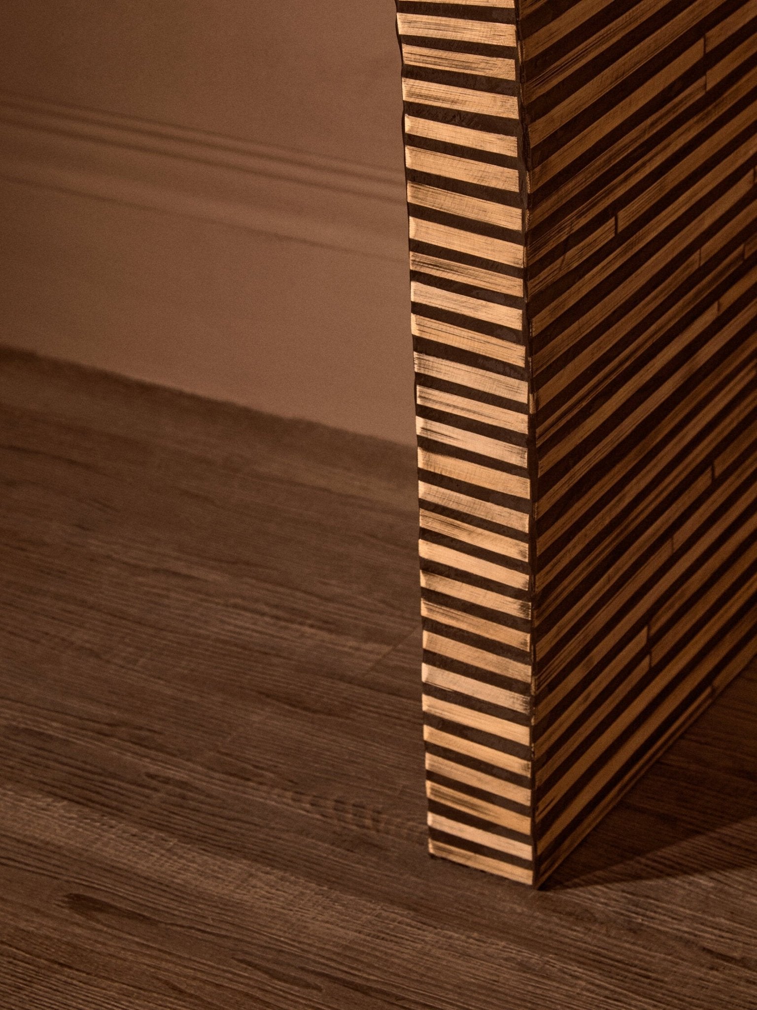 Bambusa Bamboo Inlay Curved Console Table | Luxury Home Accessories | Heulog Glow