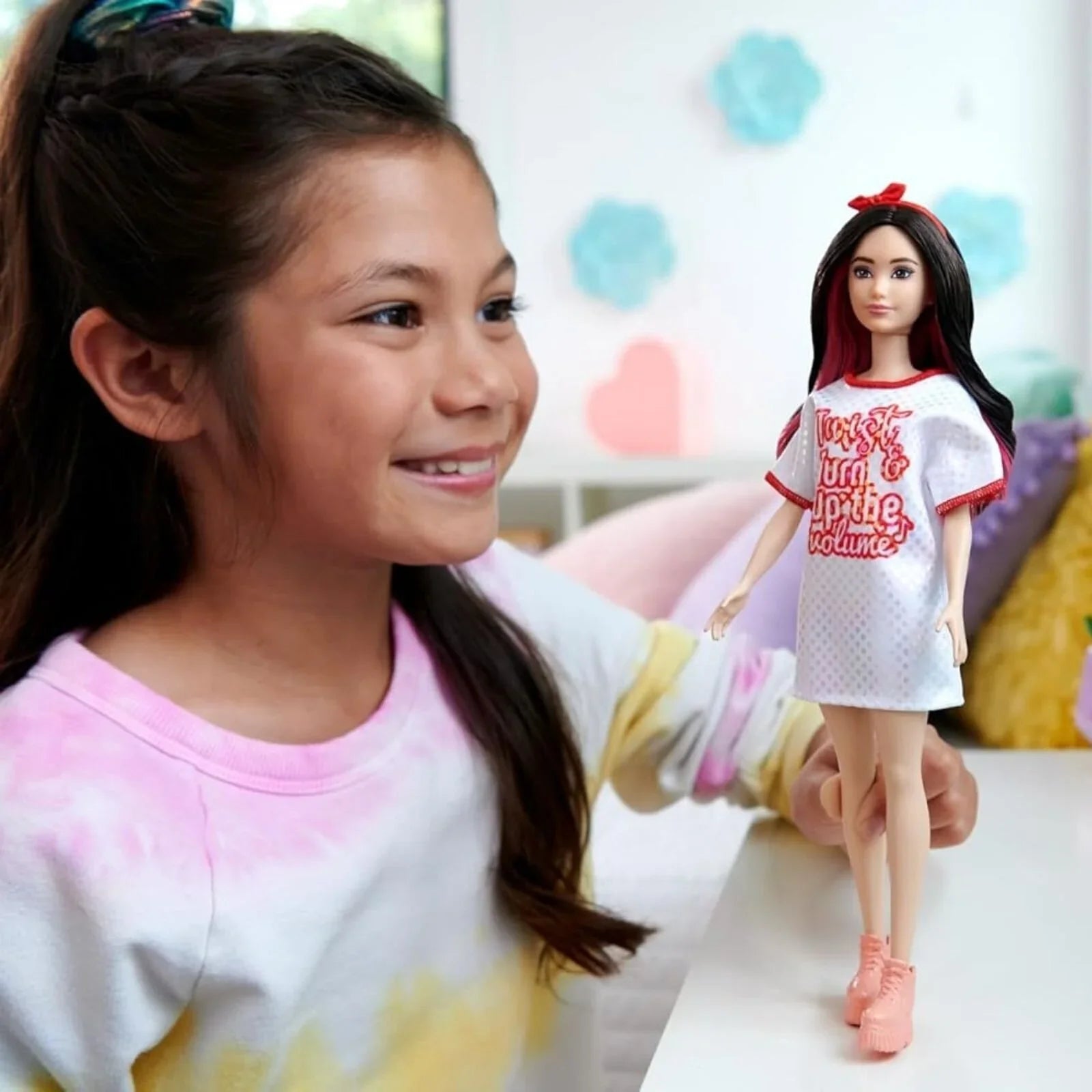 Barbie Fashionista Twisty Turn Up the Volume Doll | Luxury Home Accessories | Heulog Glow
