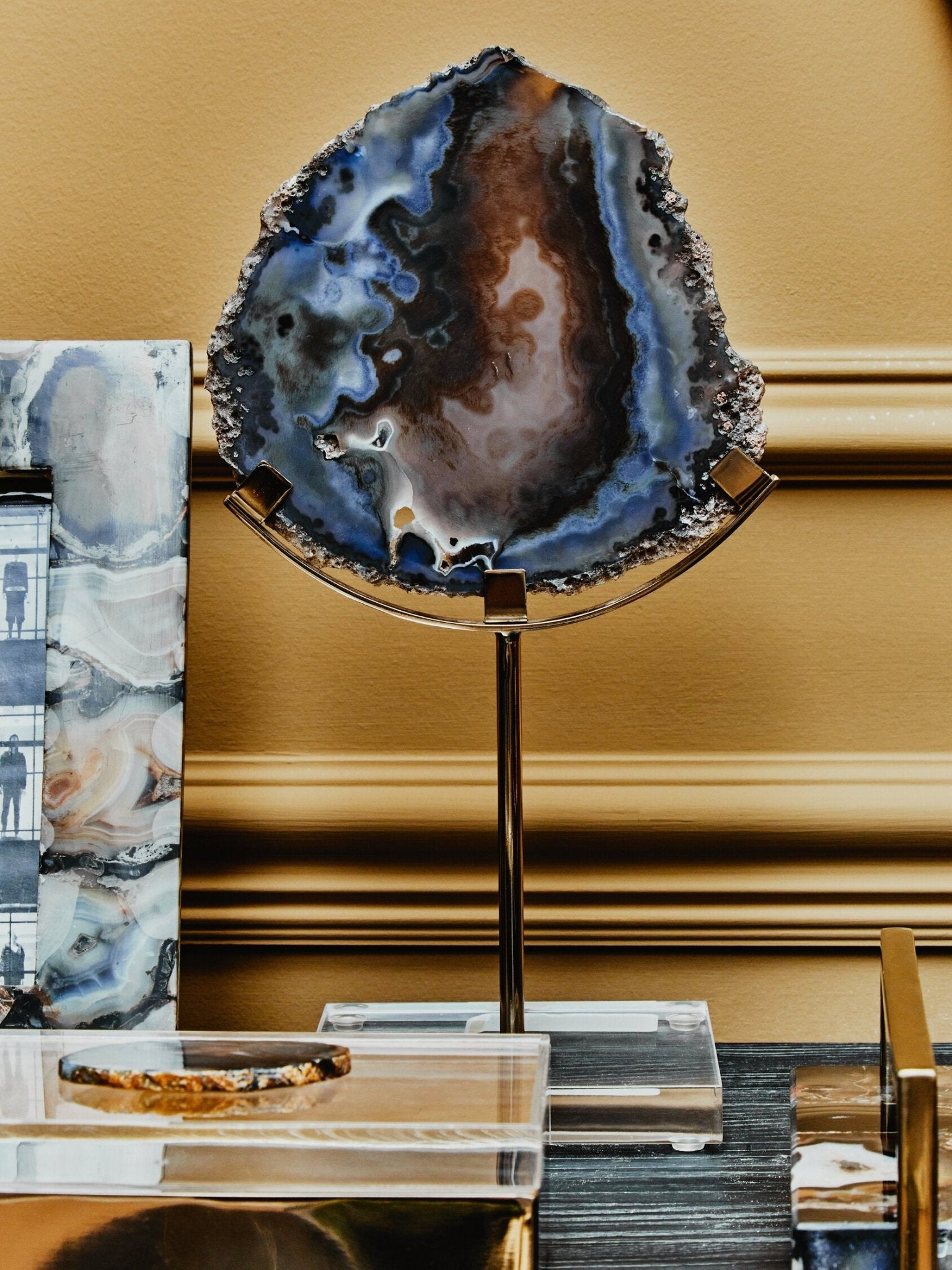 Bowerbird Black And Gold Agate Sculpture | Luxury Home Accessories | Heulog Glow