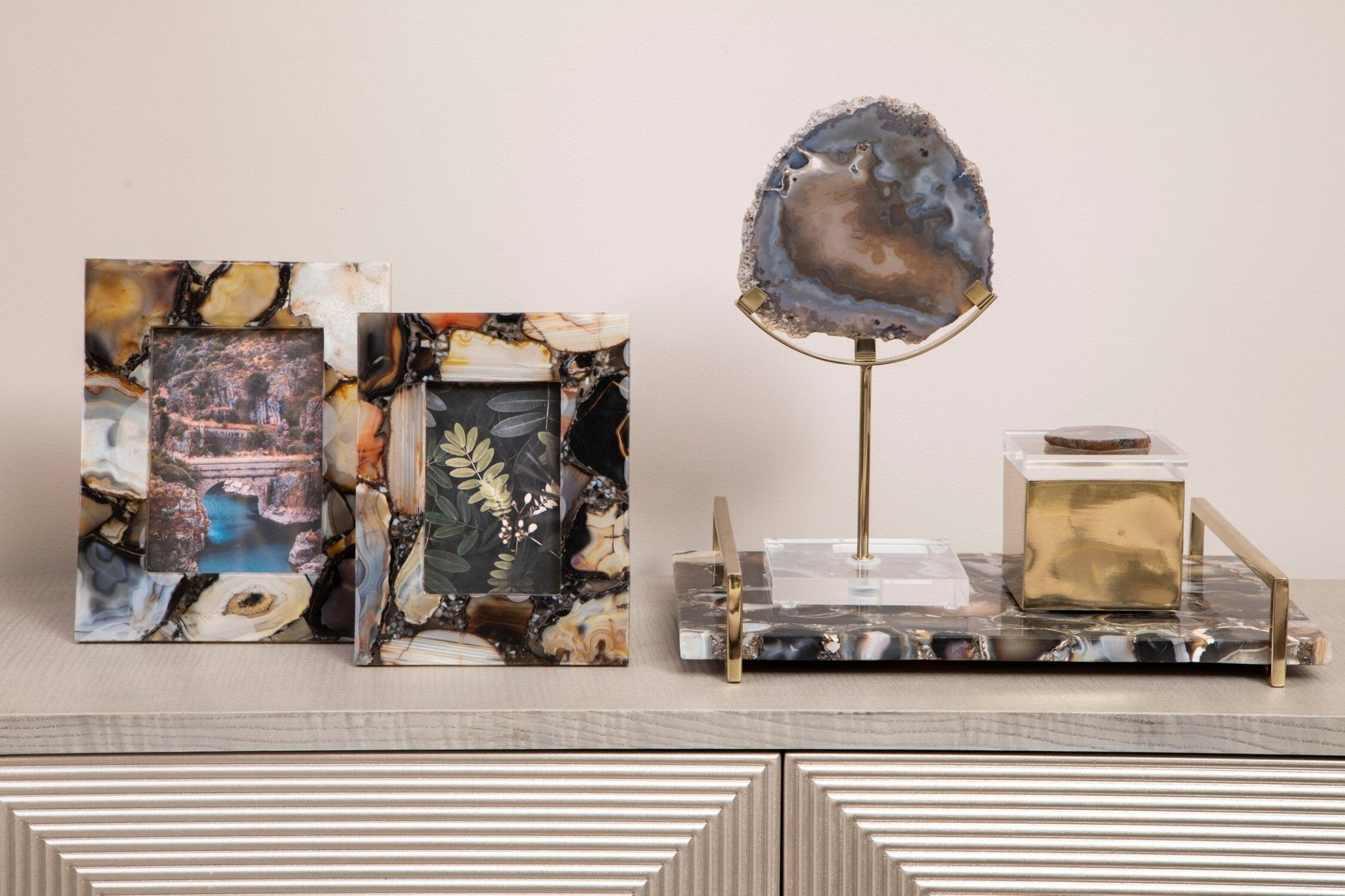 Bowerbird Black And Gold Agate Sculpture | Luxury Home Accessories | Heulog Glow