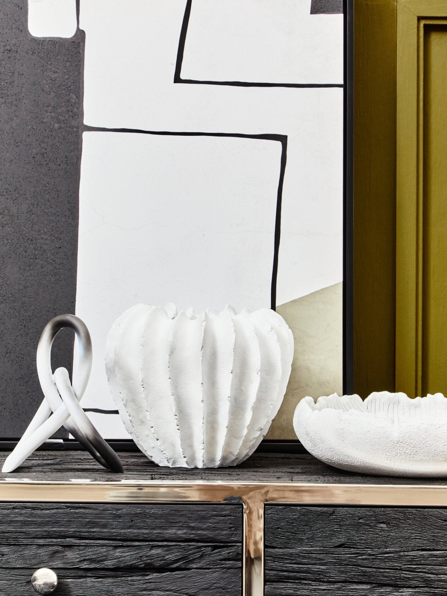 Broc White Textured Vase | Luxury Home Accessories | Heulog Glow