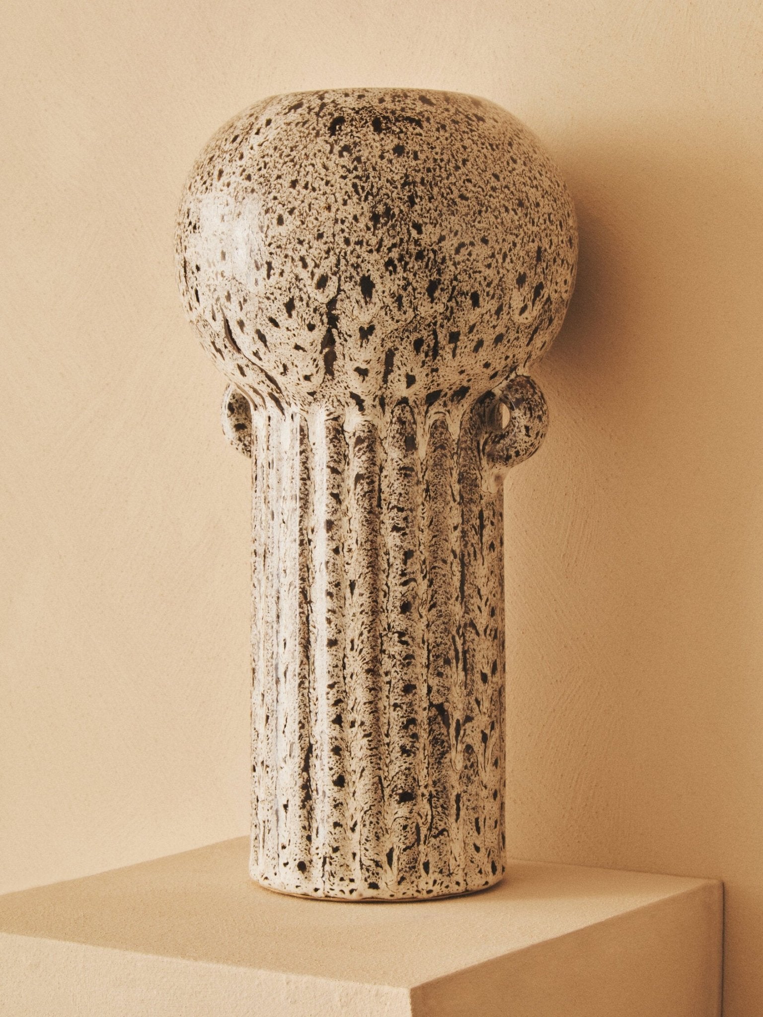 Calcita Large Speckled Brown Vase | Luxury Home Accessories | Heulog Glow