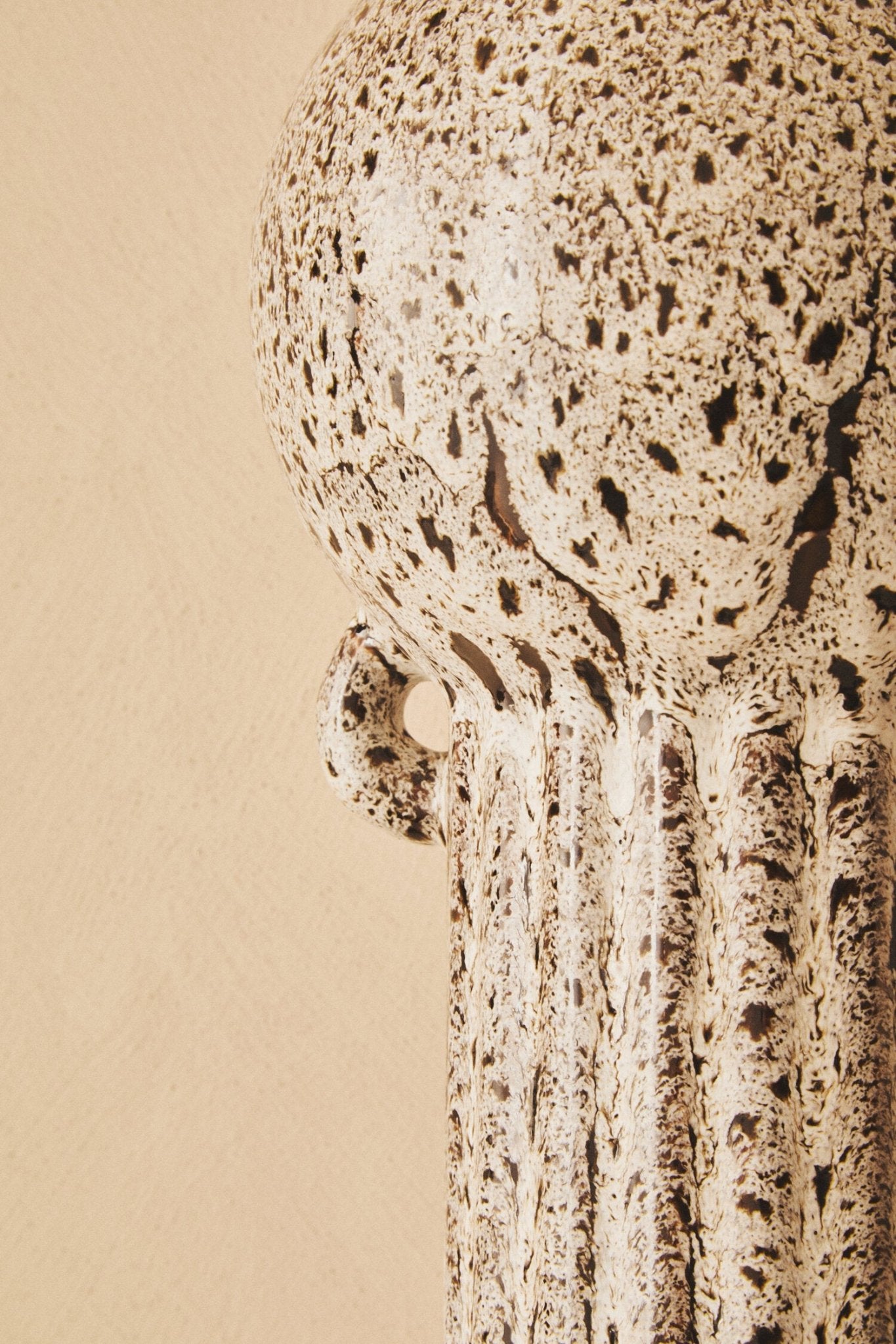 Calcita Large Speckled Brown Vase | Luxury Home Accessories | Heulog Glow