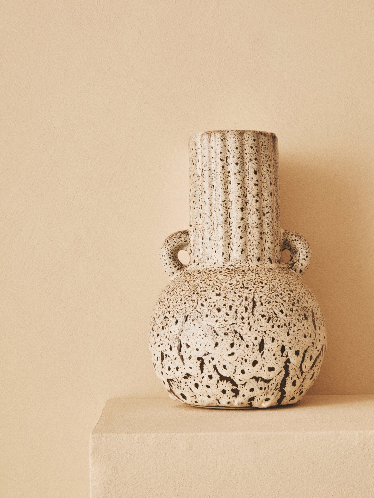 Calcita Small Speckled Brown Vase | Luxury Home Accessories | Heulog Glow