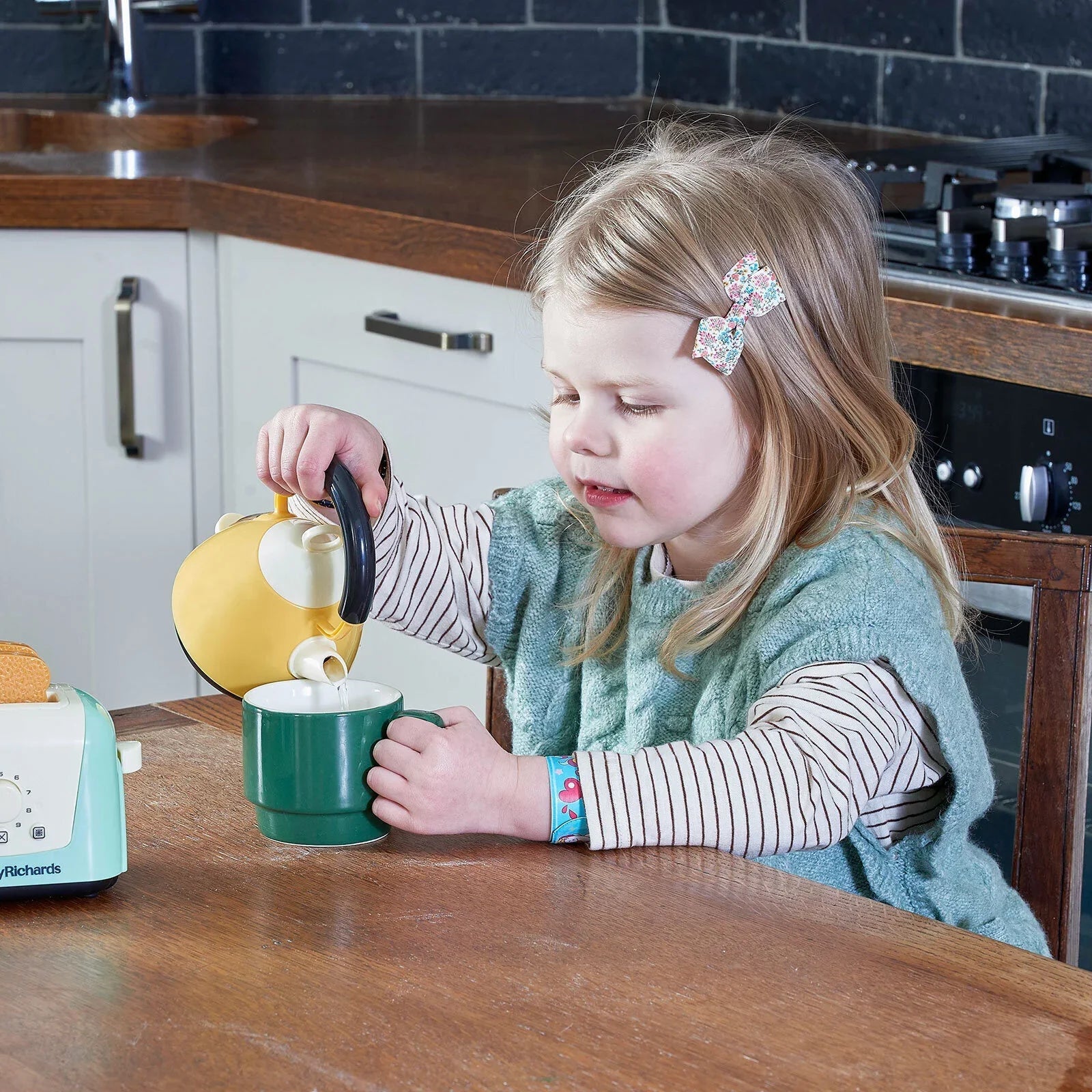 Casdon Morphy Richards Toaster & Kettle | Luxury Home Accessories | Heulog Glow