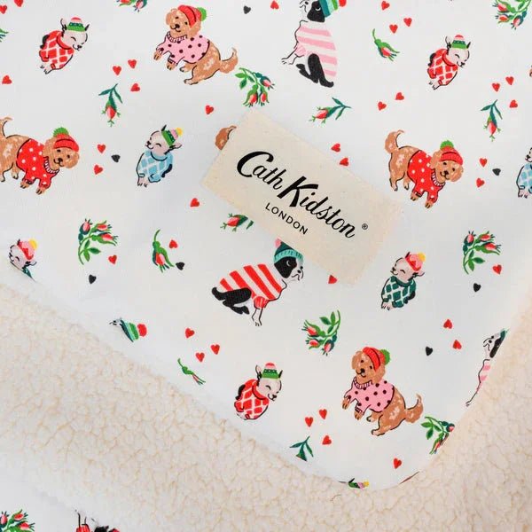 Cath Kidston Hearts & Roses Pet Blanket | Luxury Home Accessories | Heulog Glow