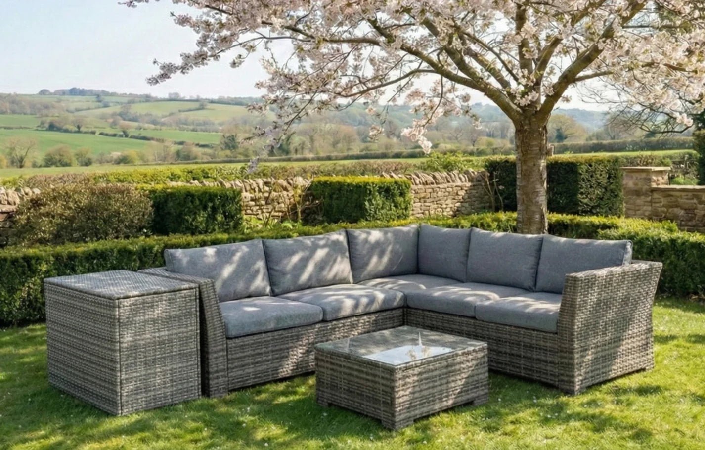 Chesterton Grey 5 Seater Corner Rattan Garden Sofa Lounge Set and Cushion Box Bundle | Luxury Home Accessories | Heulog Glow