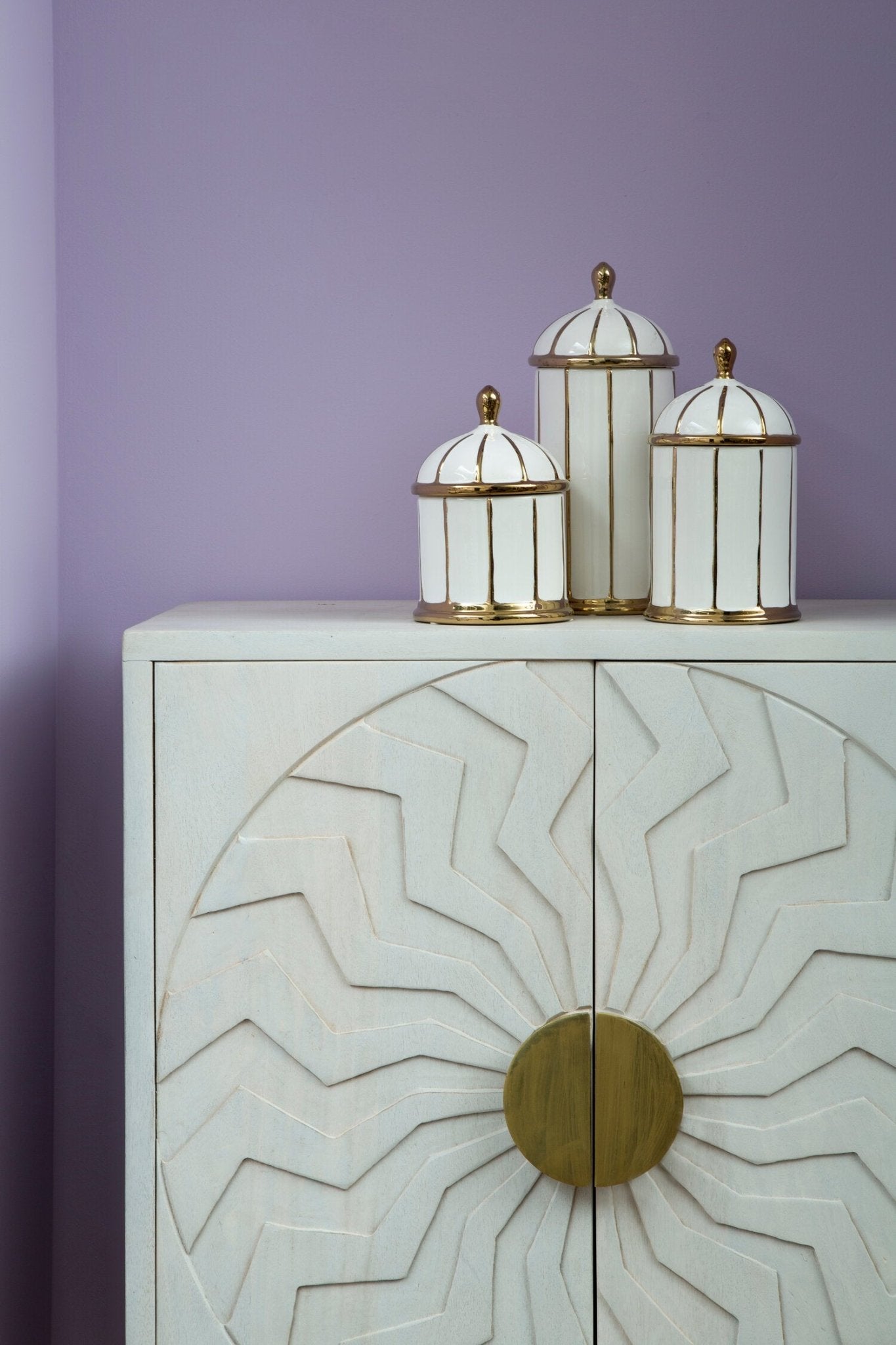 Coletta Medium White and Gold Ceramic Jar | Luxury Home Accessories | Heulog Glow