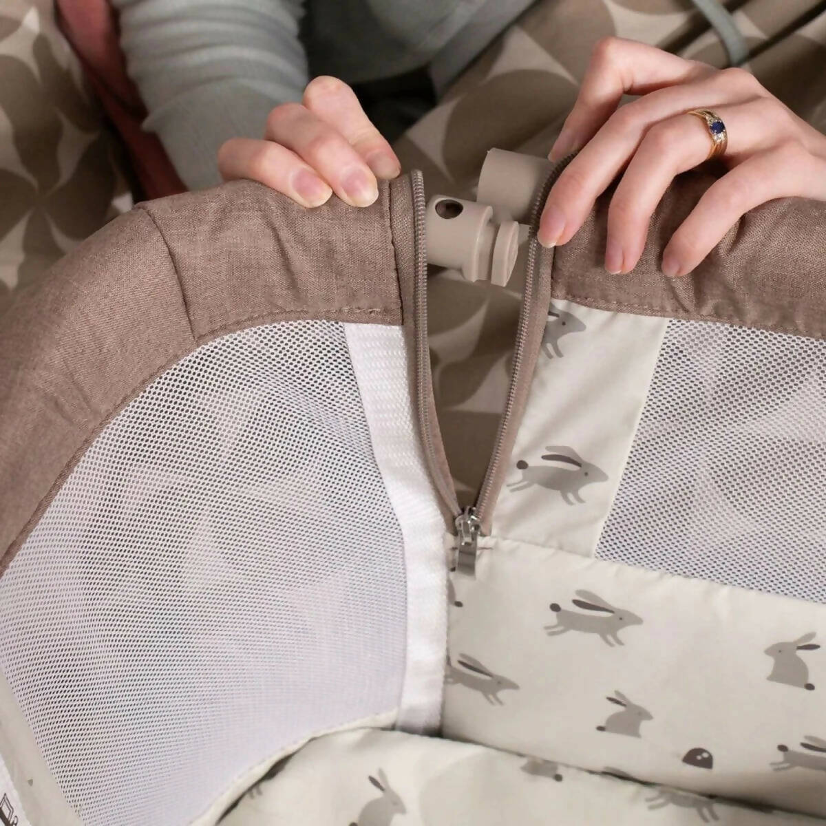 Cosatto Close to Me Folding Bedside Crib - Hoglet | Luxury Home Accessories | Heulog Glow
