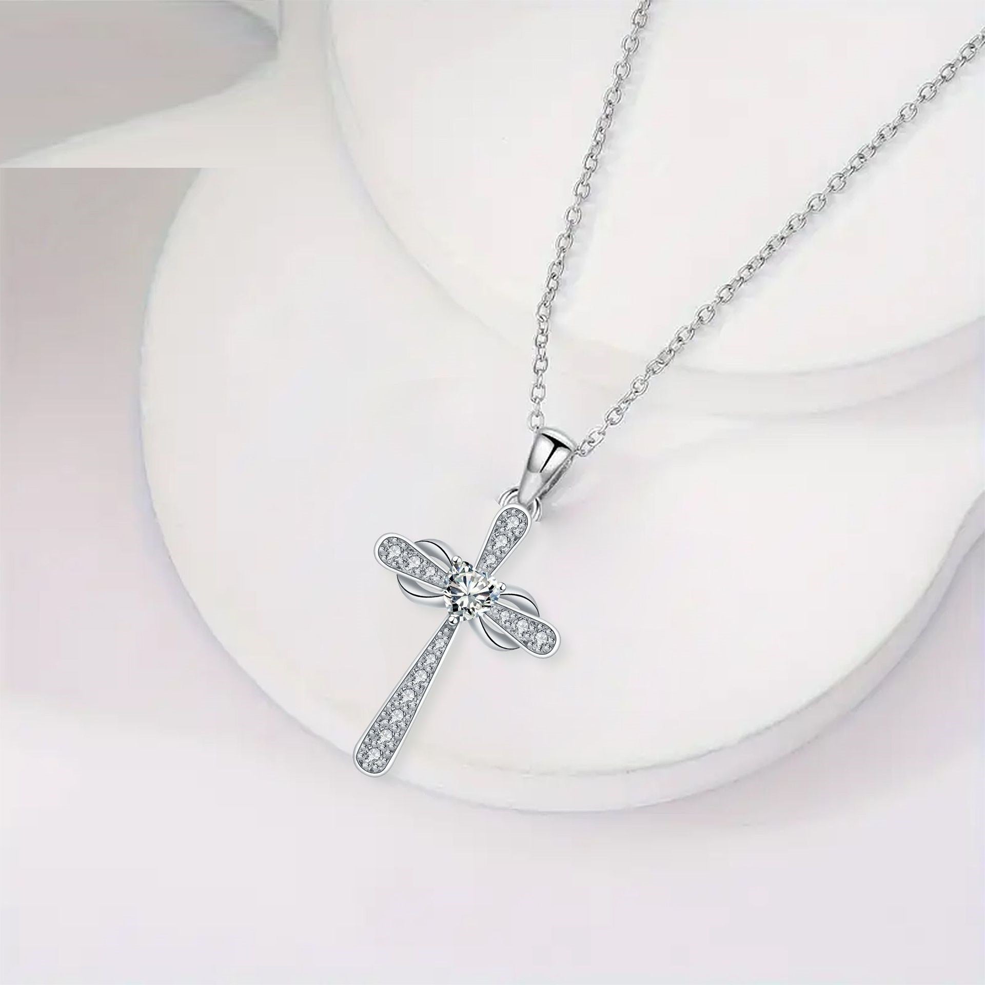 Cross Pendant Necklace Valentine's Day Gift | Luxury Home Accessories | Heulog Glow