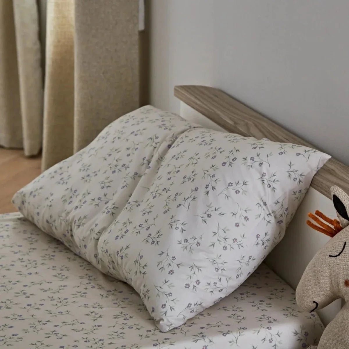 CuddleCo Clara Toddler Bed - White/Ash | Luxury Home Accessories | Heulog Glow