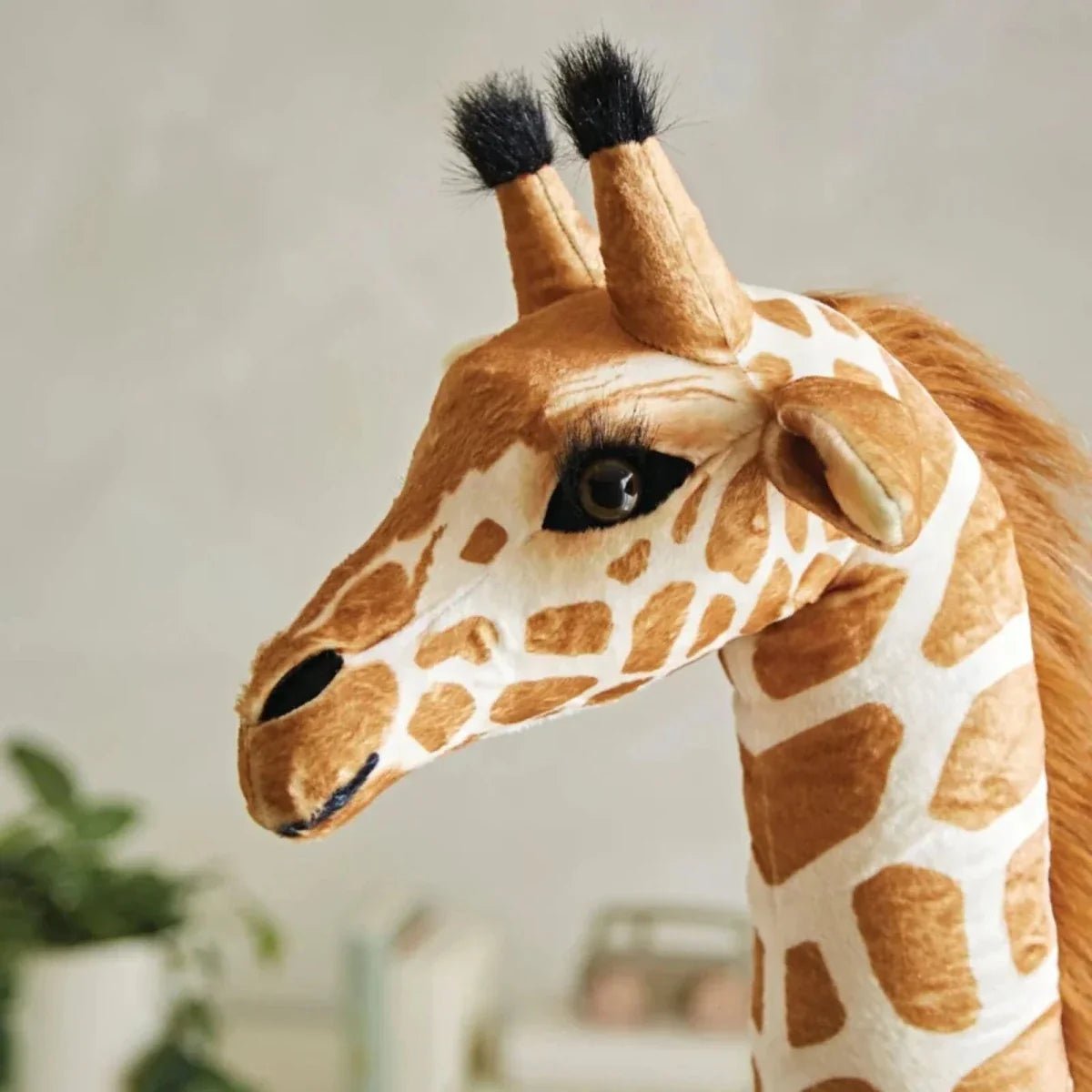 CuddleCo Tall Standing Giraffe Stuffed Animal 170cm | Luxury Home Accessories | Heulog Glow