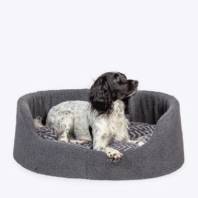 Danish Design Fleece Charcoal Arrows Slumber Bed 30 Inch | Luxury Home Accessories | Heulog Glow