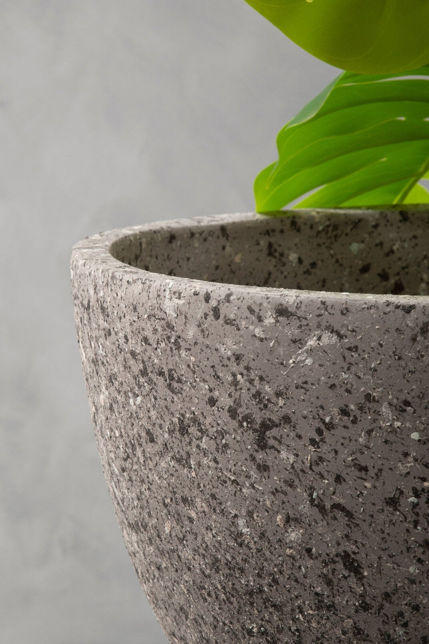 Darnell Large Grey Speckled Planter | Luxury Home Accessories | Heulog Glow