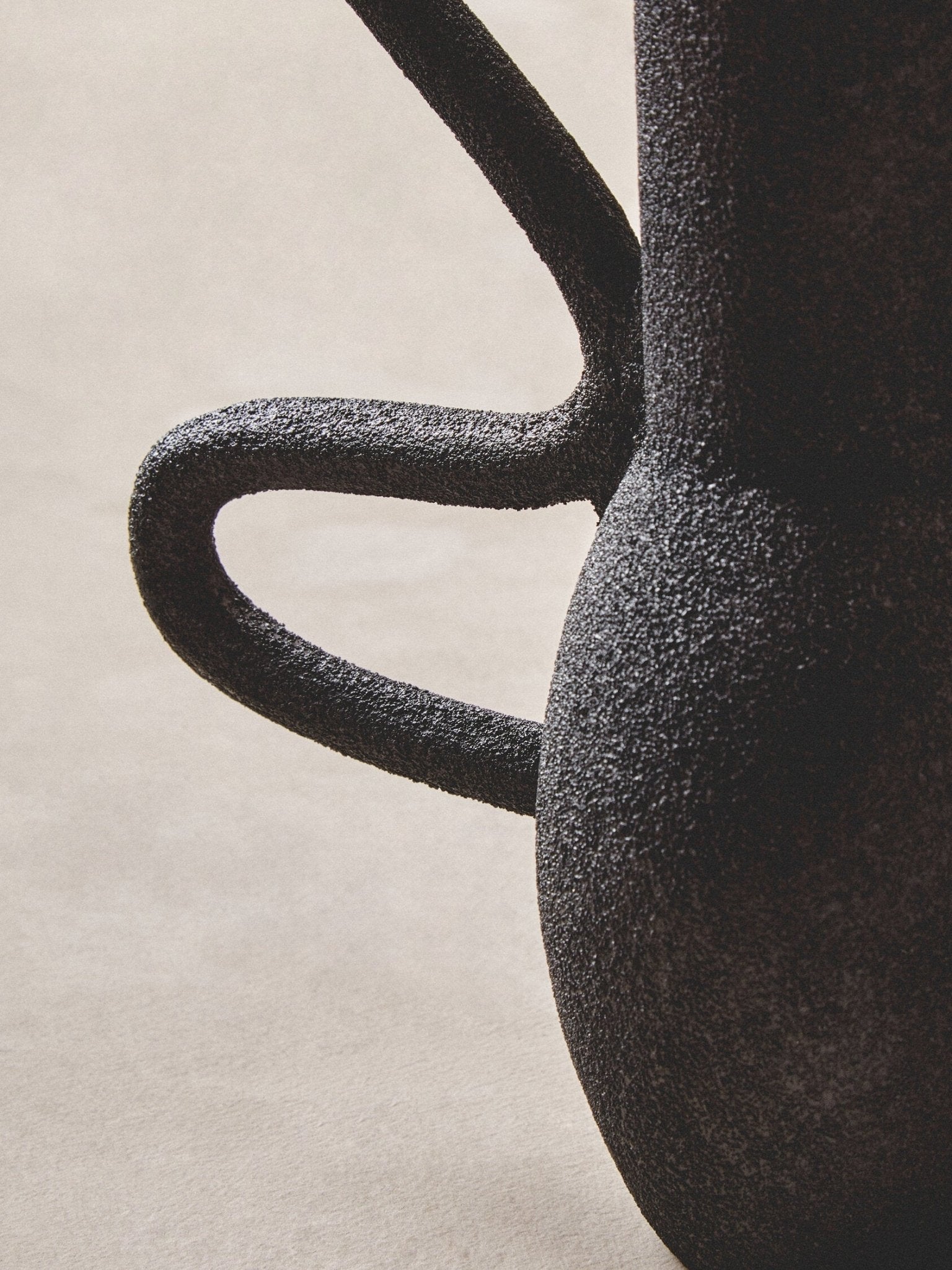 Deriva Large Textured Black Vase | Luxury Home Accessories | Heulog Glow