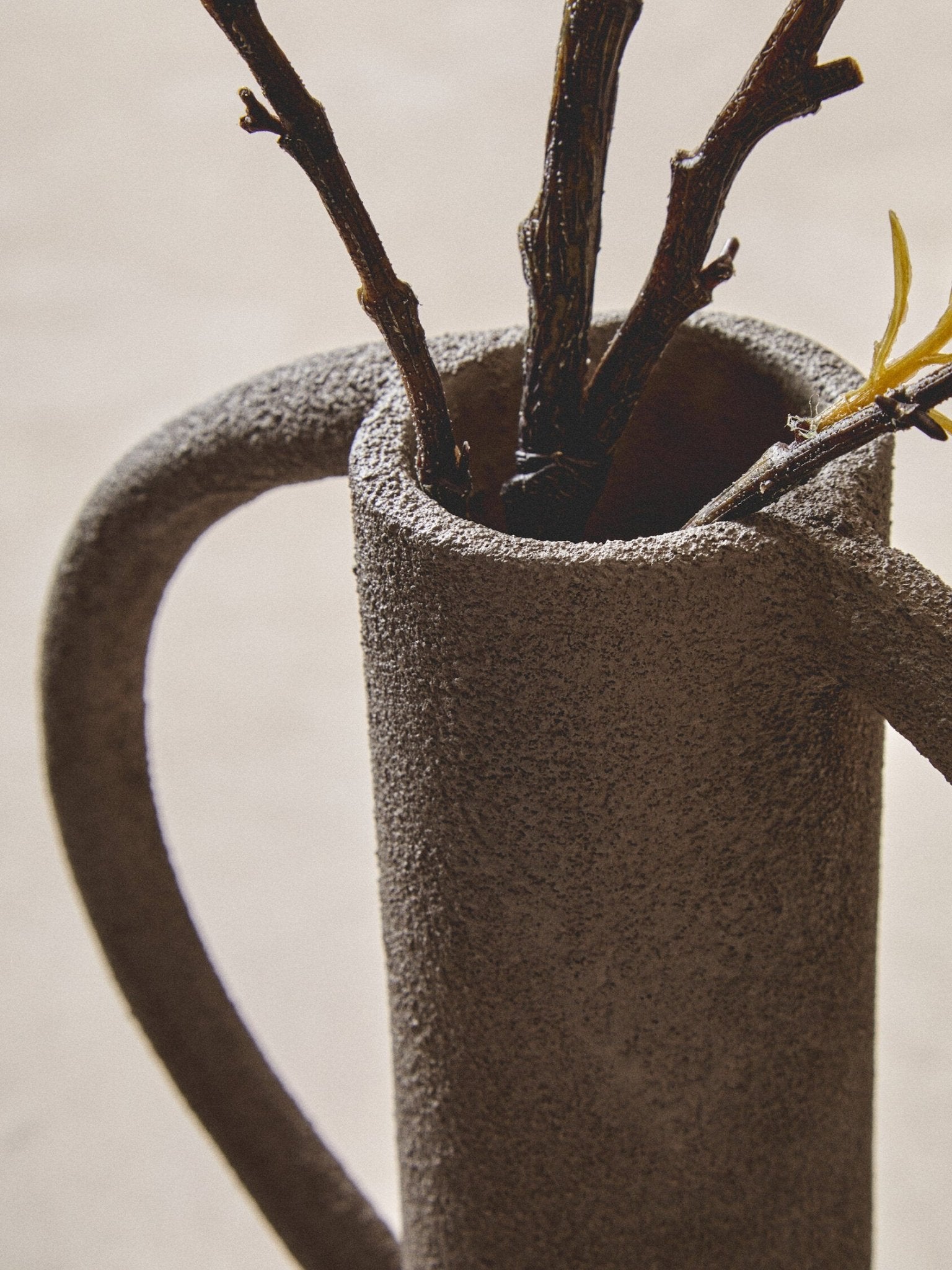 Deriva Small Textured Grey Vase | Luxury Home Accessories | Heulog Glow
