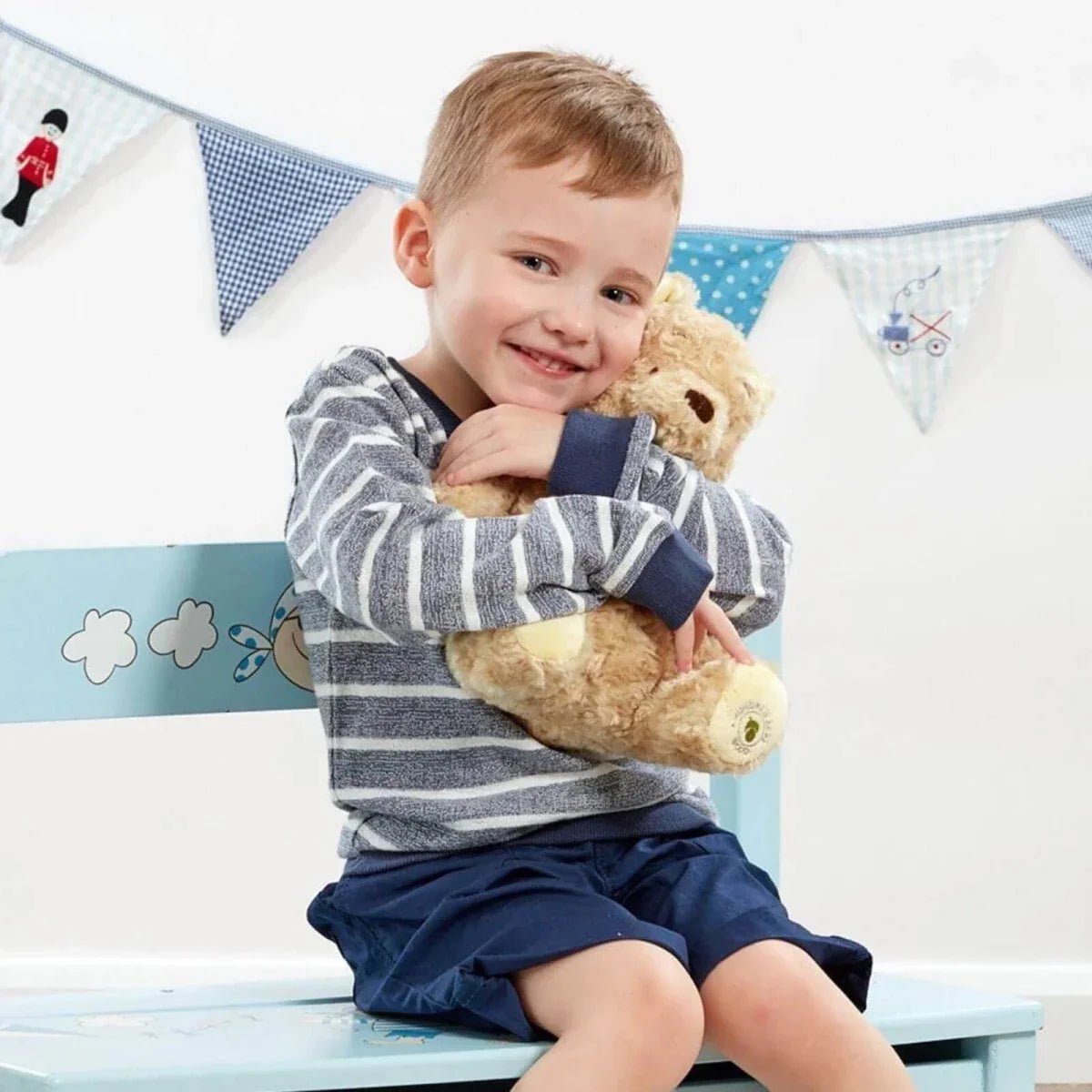 Disney Cuddly Classic Winnie the Pooh | Luxury Home Accessories | Heulog Glow