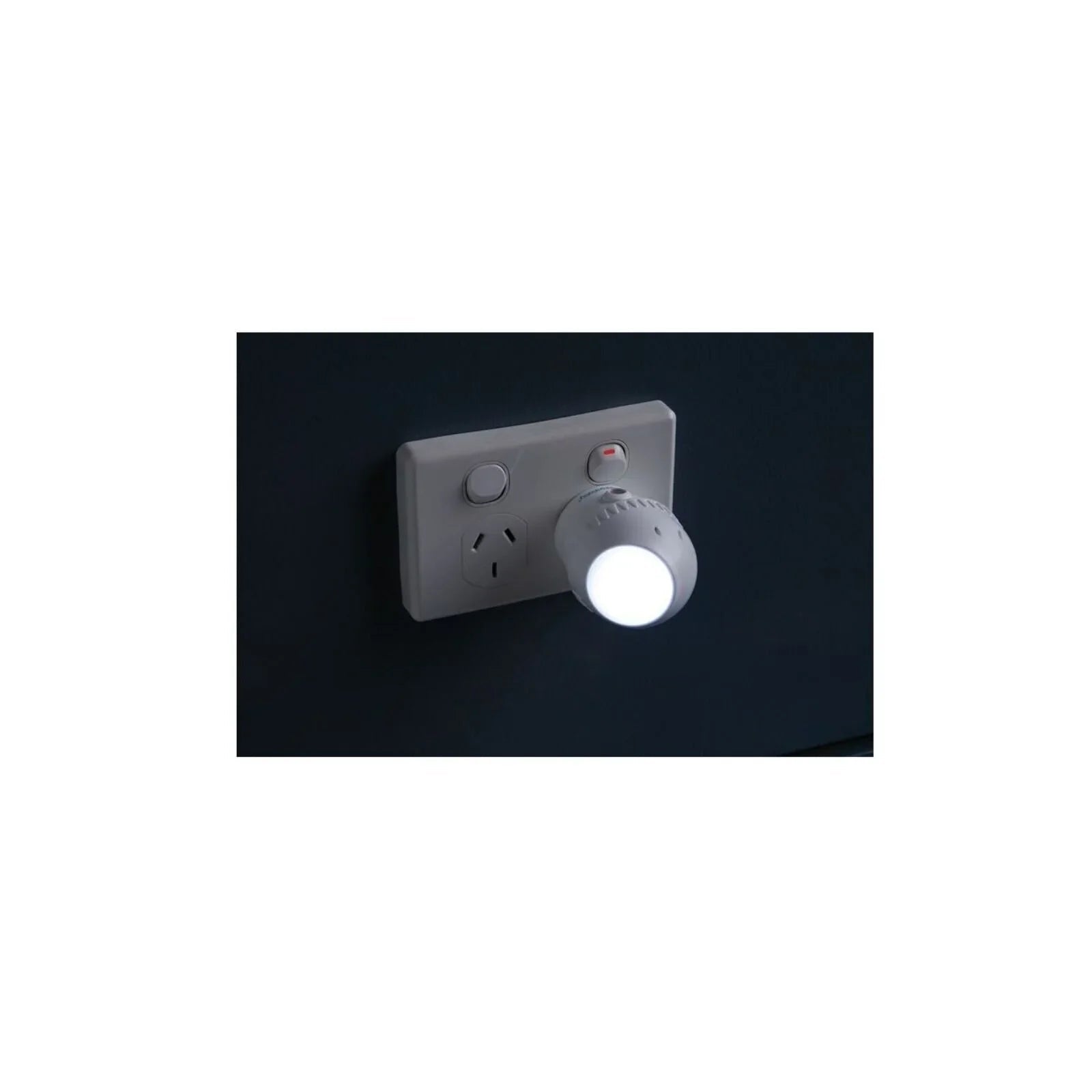 Dreambaby Auto-Sensor Swivel Head LED Night Light | Luxury Home Accessories | Heulog Glow