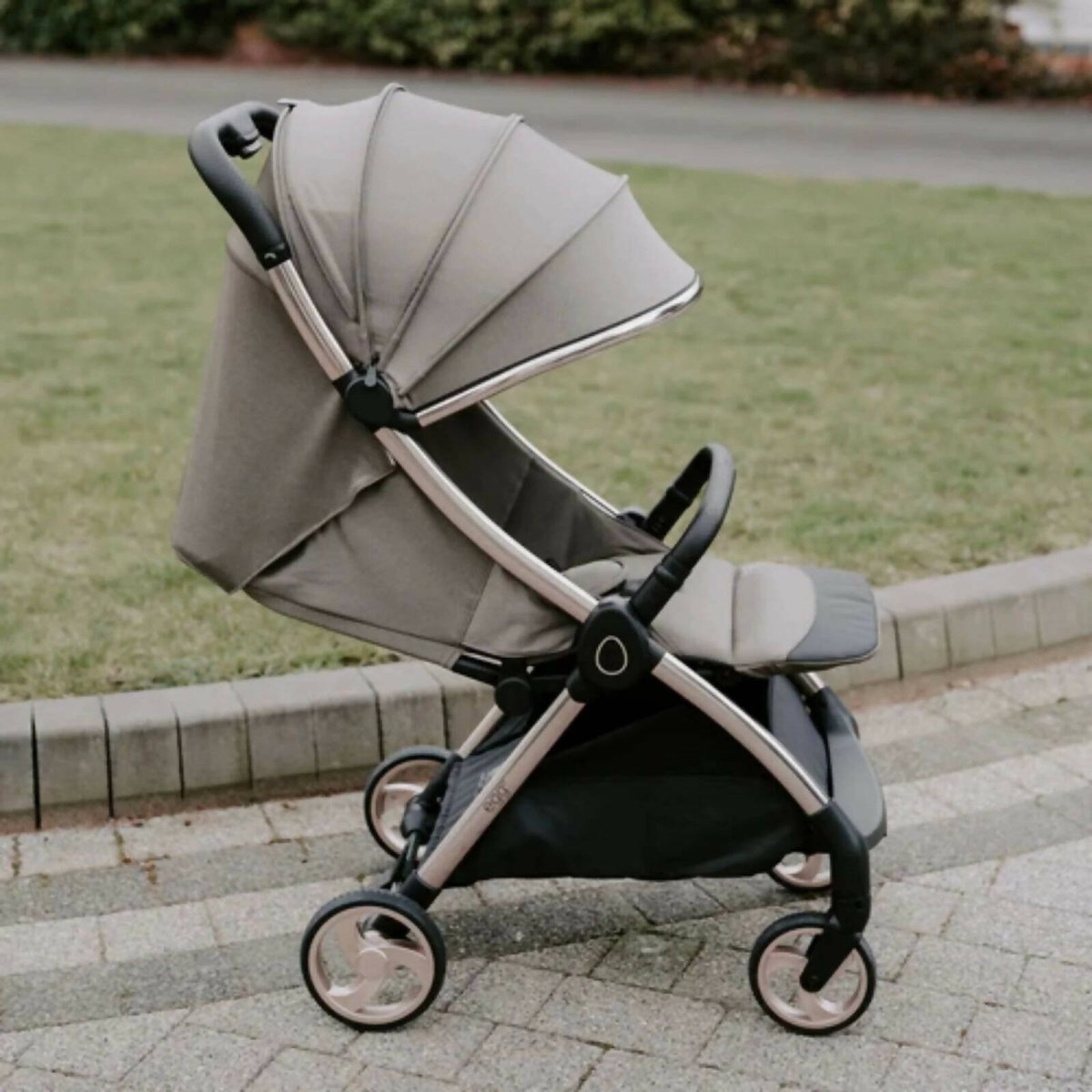 eggZ® Stroller - Carbonite | Luxury Home Accessories | Heulog Glow