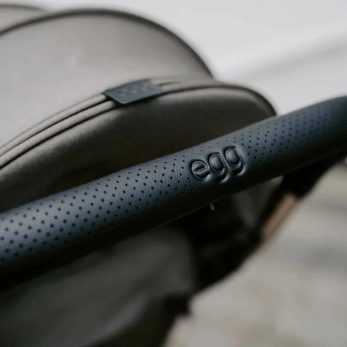 eggZ® Stroller - Carbonite | Luxury Home Accessories | Heulog Glow