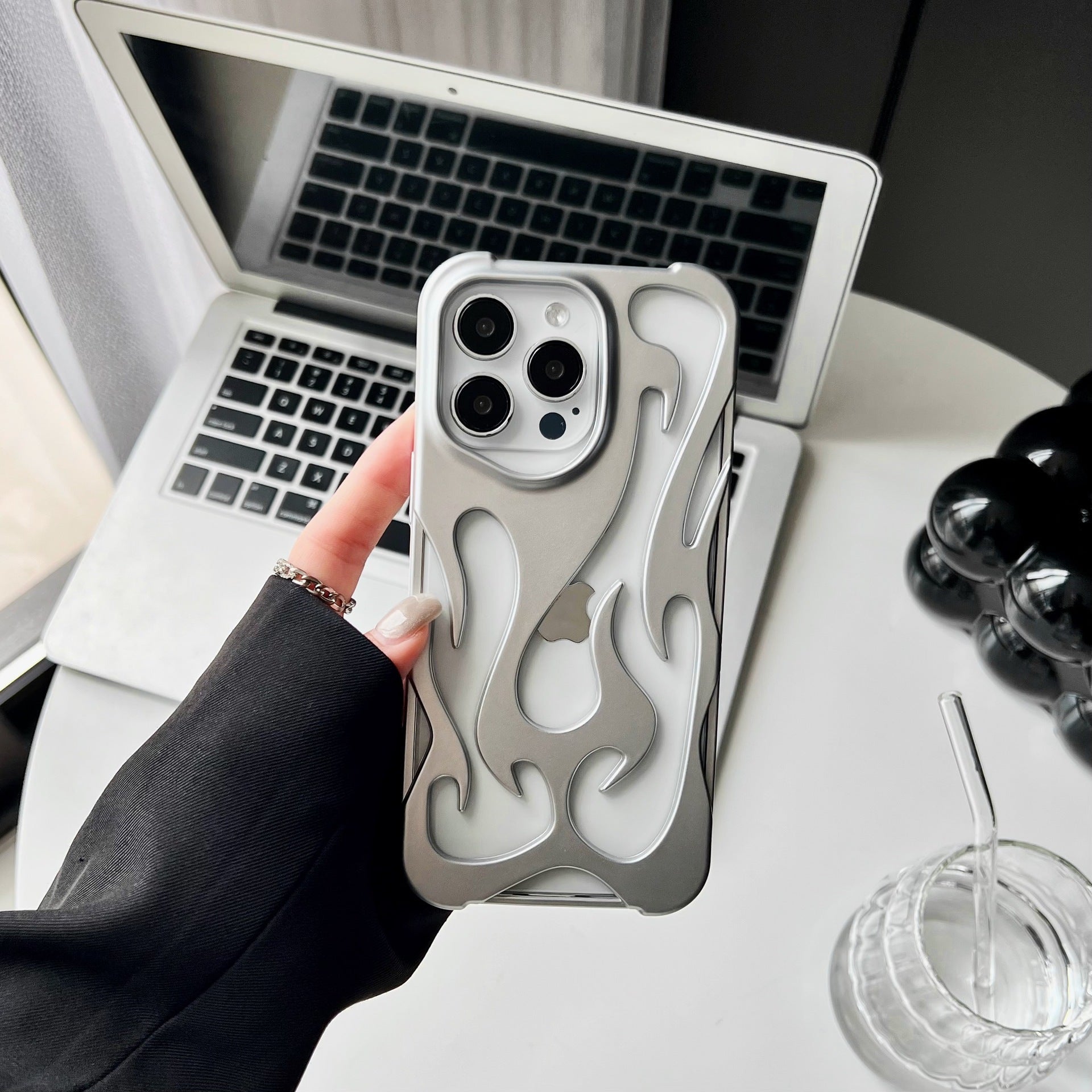 Electroplating Hollow Heat Dissipation Phone Case Flame Pattern High-grade Soft Shell | Luxury Home Accessories | Heulog Glow