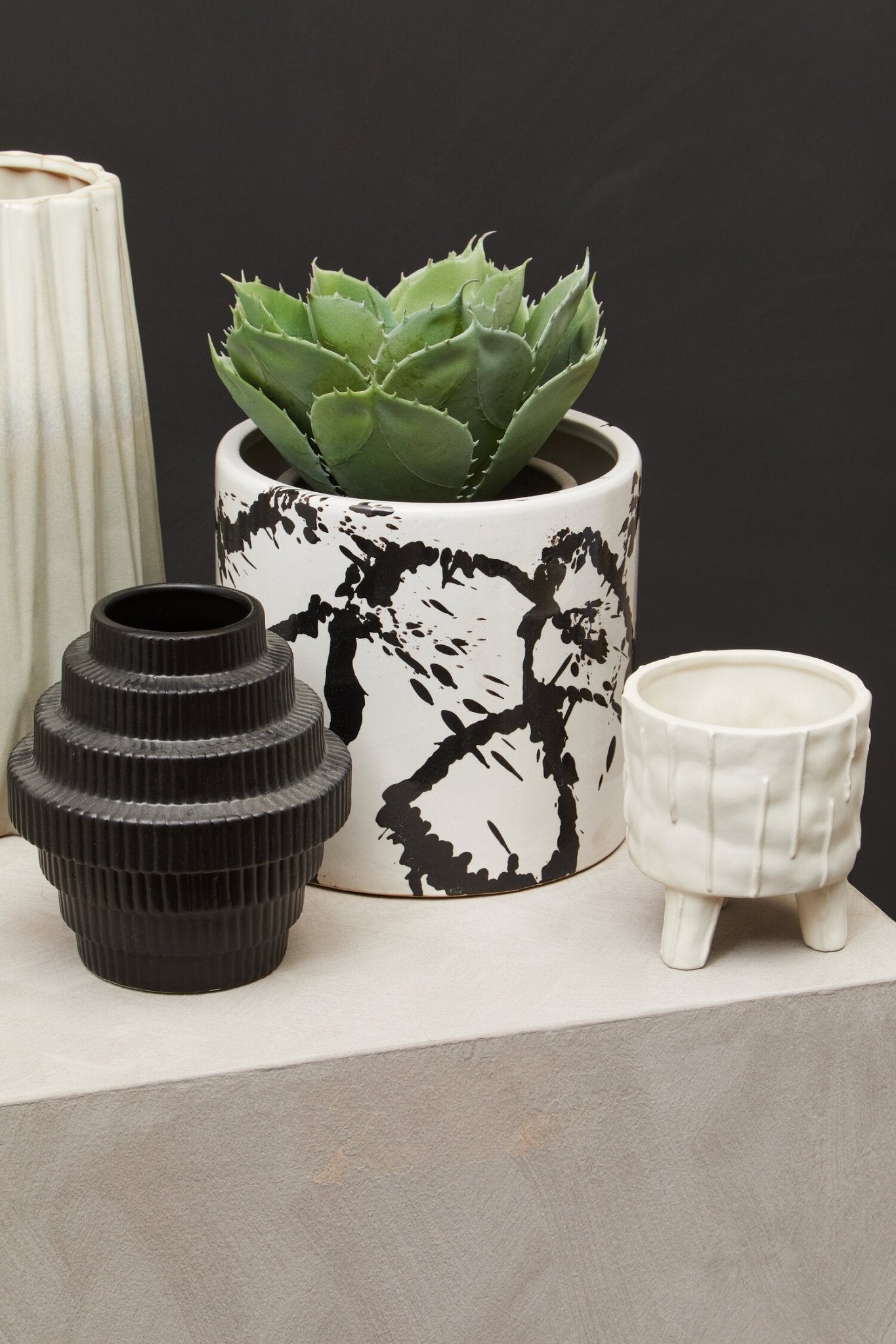 Fara Small White Textured Ceramic Planter | Luxury Home Accessories | Heulog Glow
