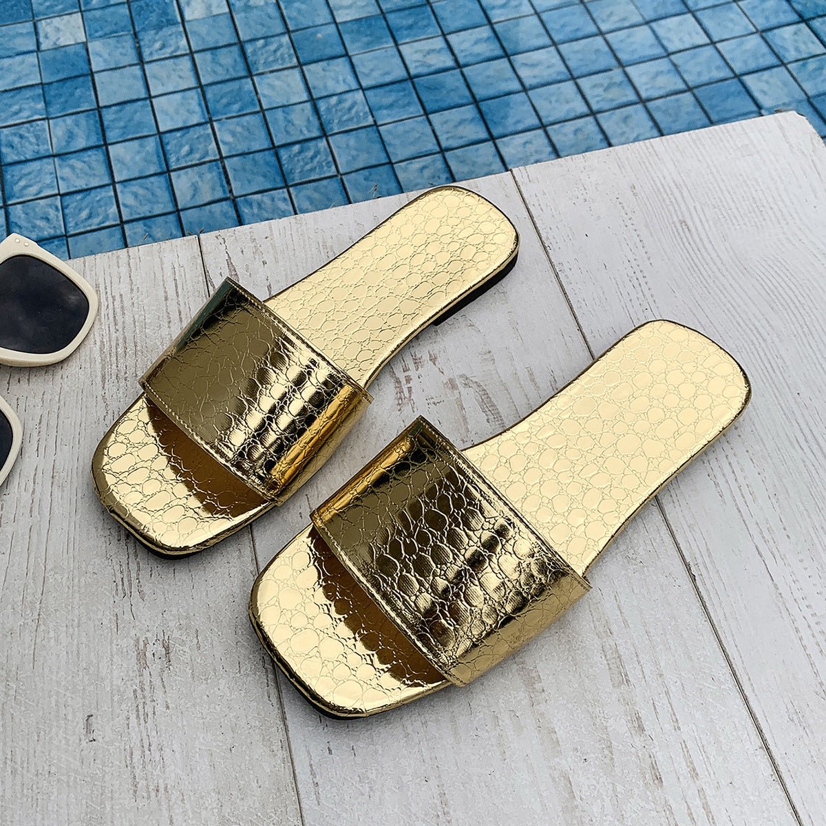 Fashion Crocodile-textured Slides Slippers Summer Square Toe Flat Sandals Summer Seaside Vacation Beach Shoes For Women | Luxury Home Accessories | Heulog Glow
