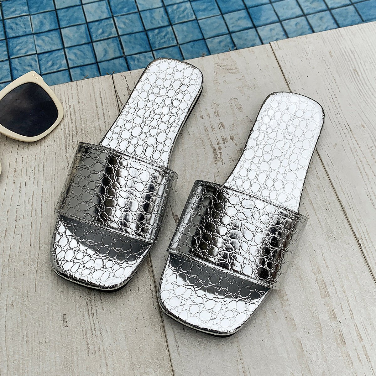 Fashion Crocodile-textured Slides Slippers Summer Square Toe Flat Sandals Summer Seaside Vacation Beach Shoes For Women | Luxury Home Accessories | Heulog Glow