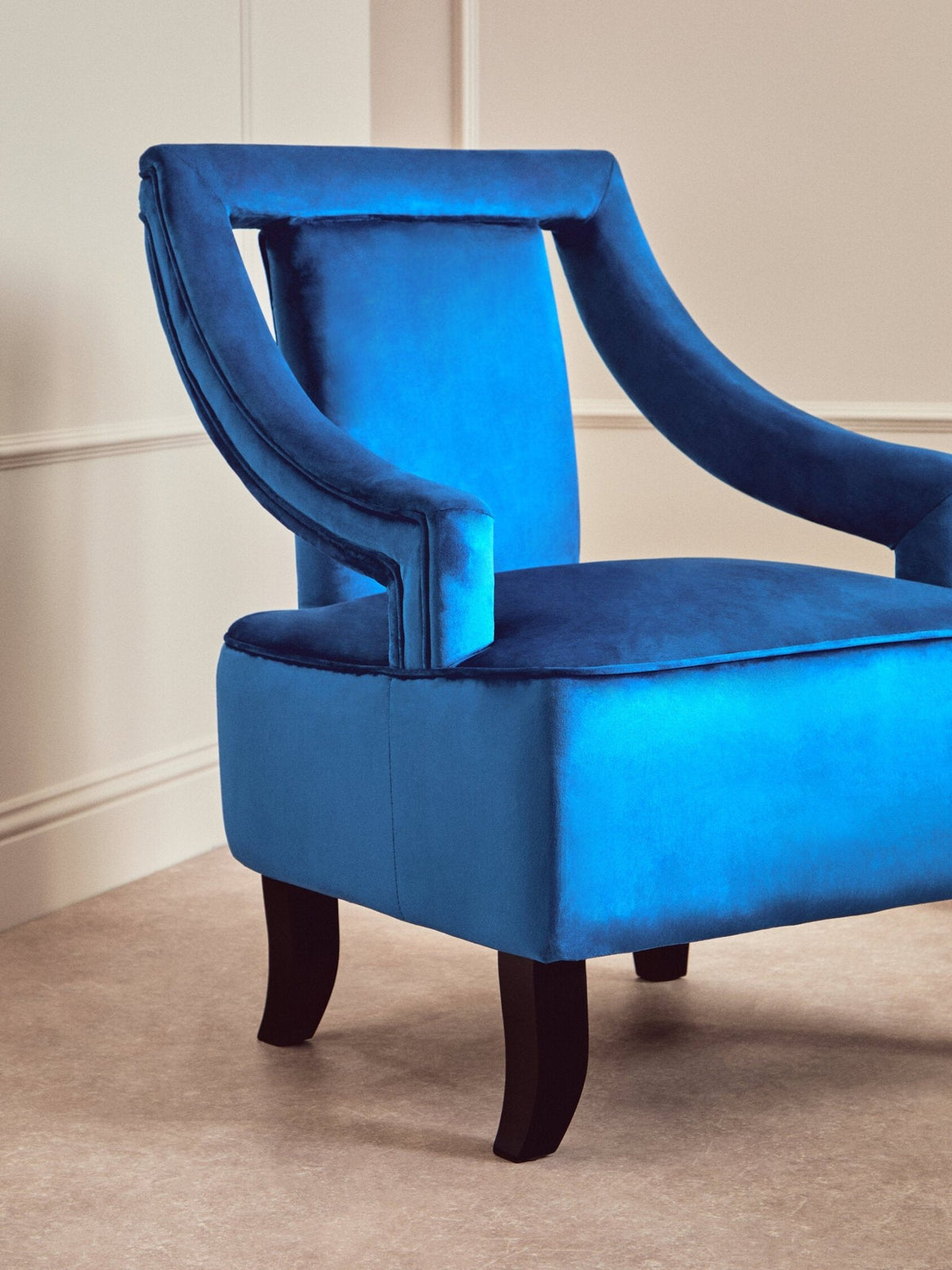 Faye Midnight Blue Velvet Chair | Luxury Home Accessories | Heulog Glow